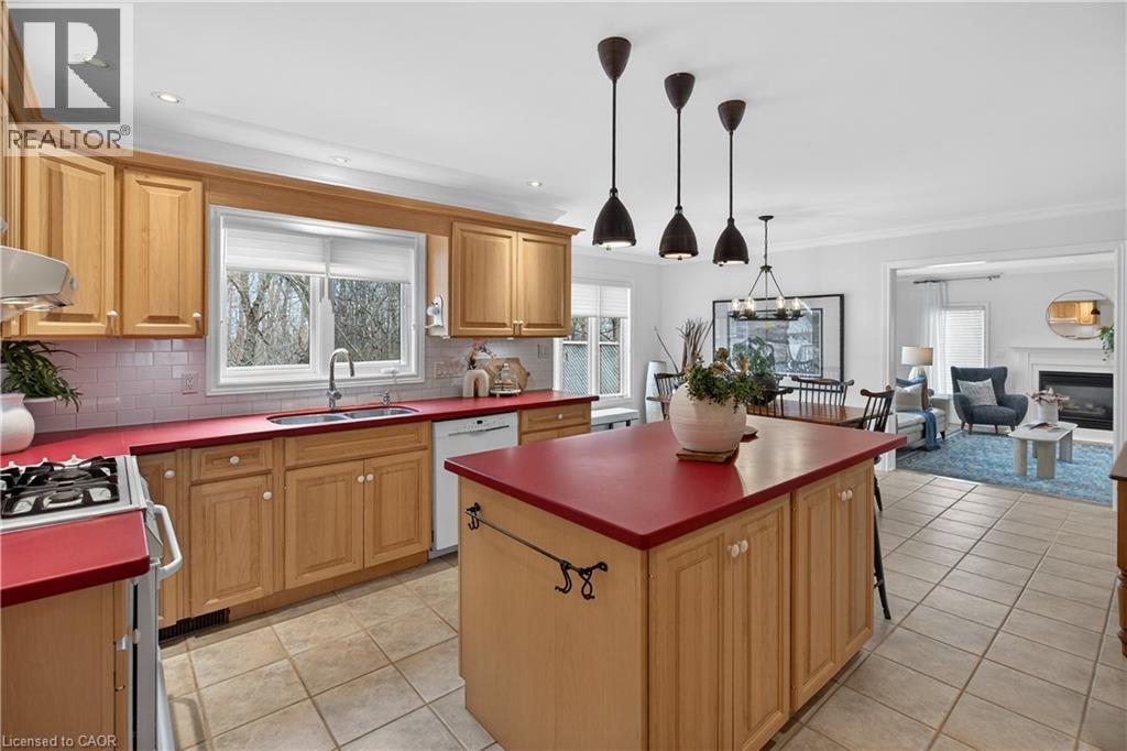 136 Grindstone Way, Waterdown, Ontario  L9H 7B8 - Photo 12 - 40812127