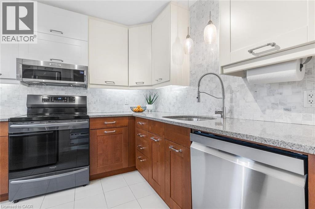 71 Sarah Lane, Oakville, Ontario L6L 3V2 - Photo 5 - 40811735