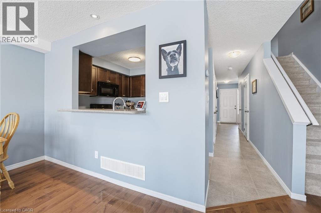 955 Zeller Crescent, Kitchener, Ontario  N2A 0C9 - Photo 6 - 40814193