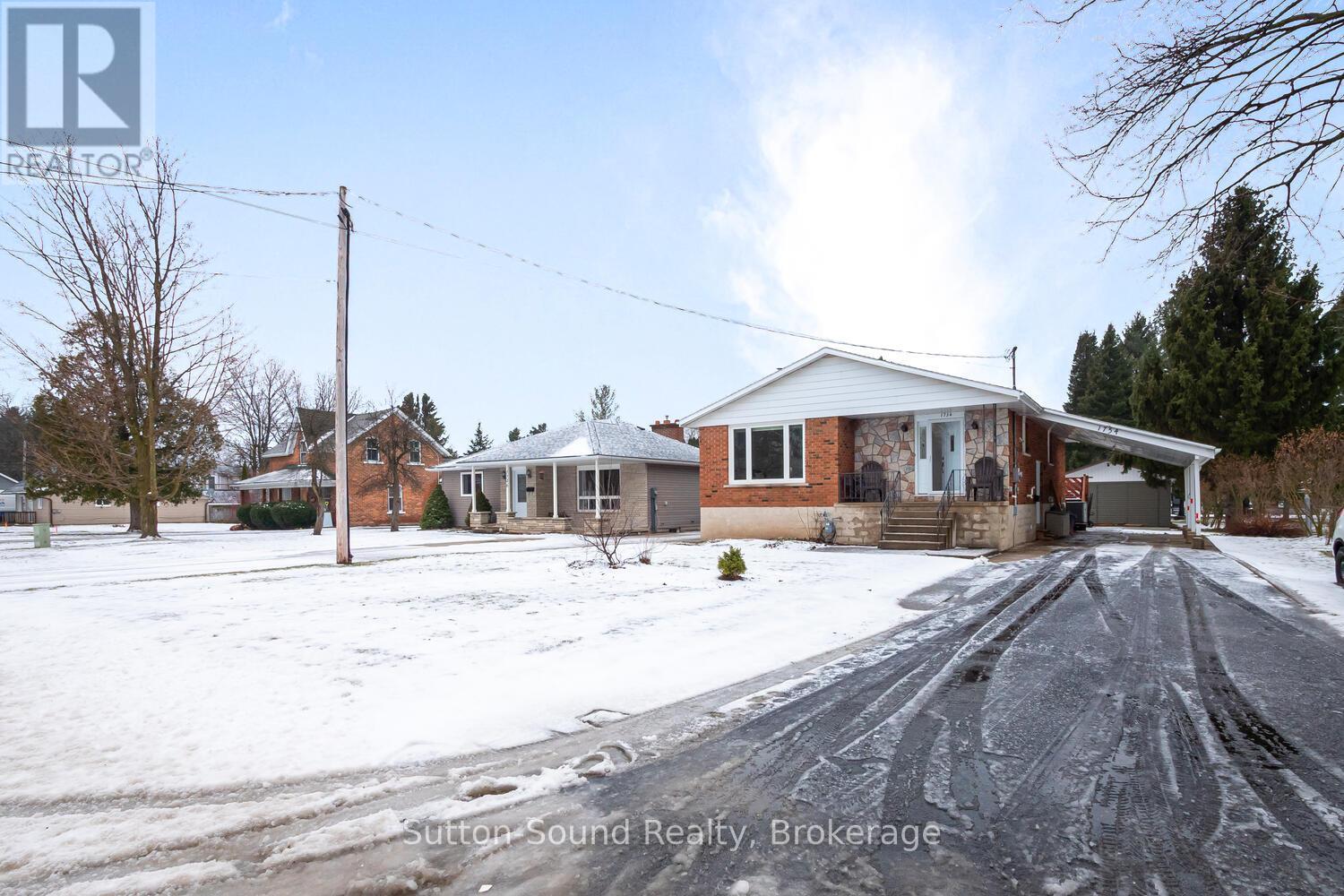 1754 6th Avenue E, Owen Sound, Ontario  N4K 2V8 - Photo 1 - X12913276