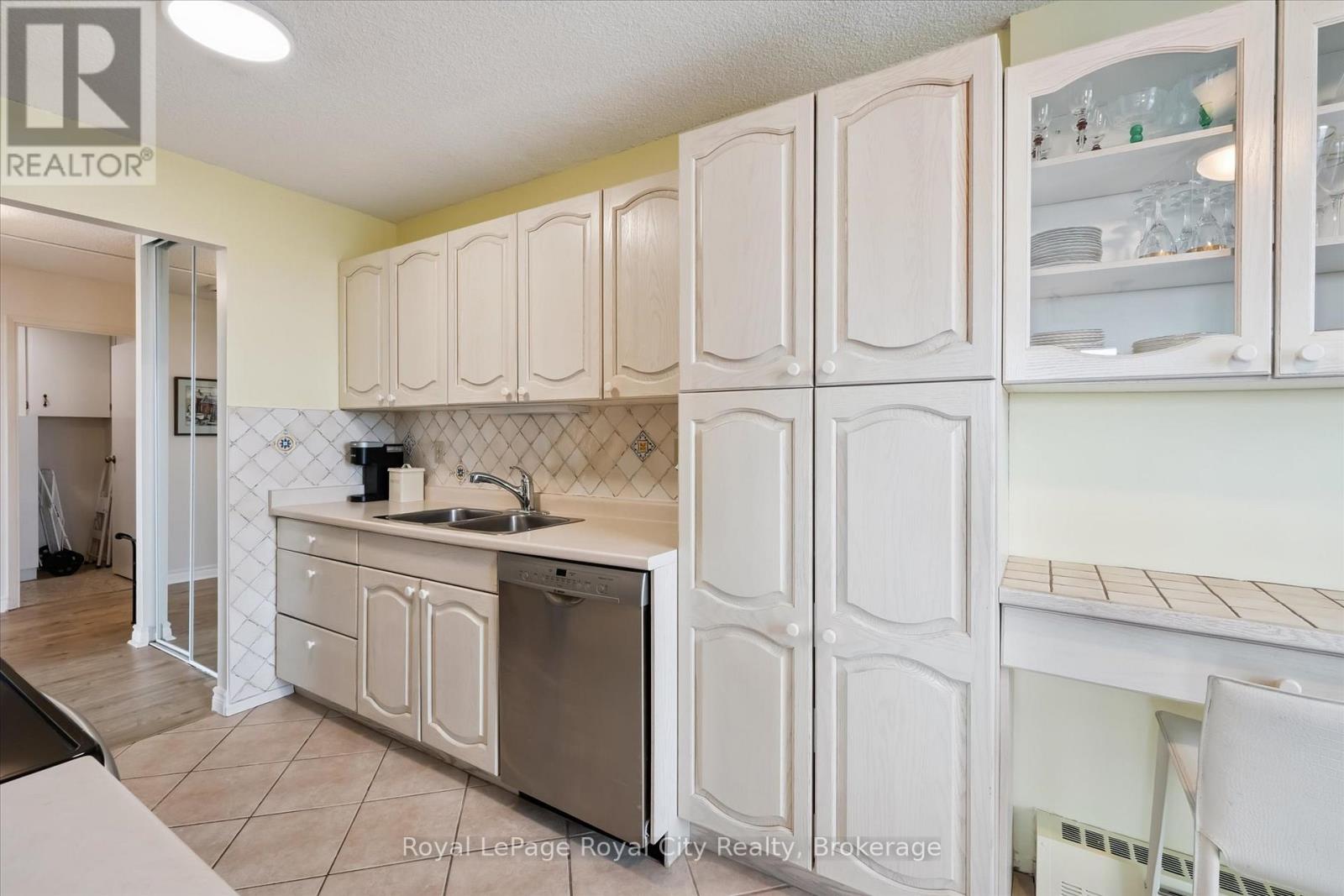 703 - 19 Woodlawn Road E, Guelph, Ontario N1H 7B1 - Photo 10 - X12913372