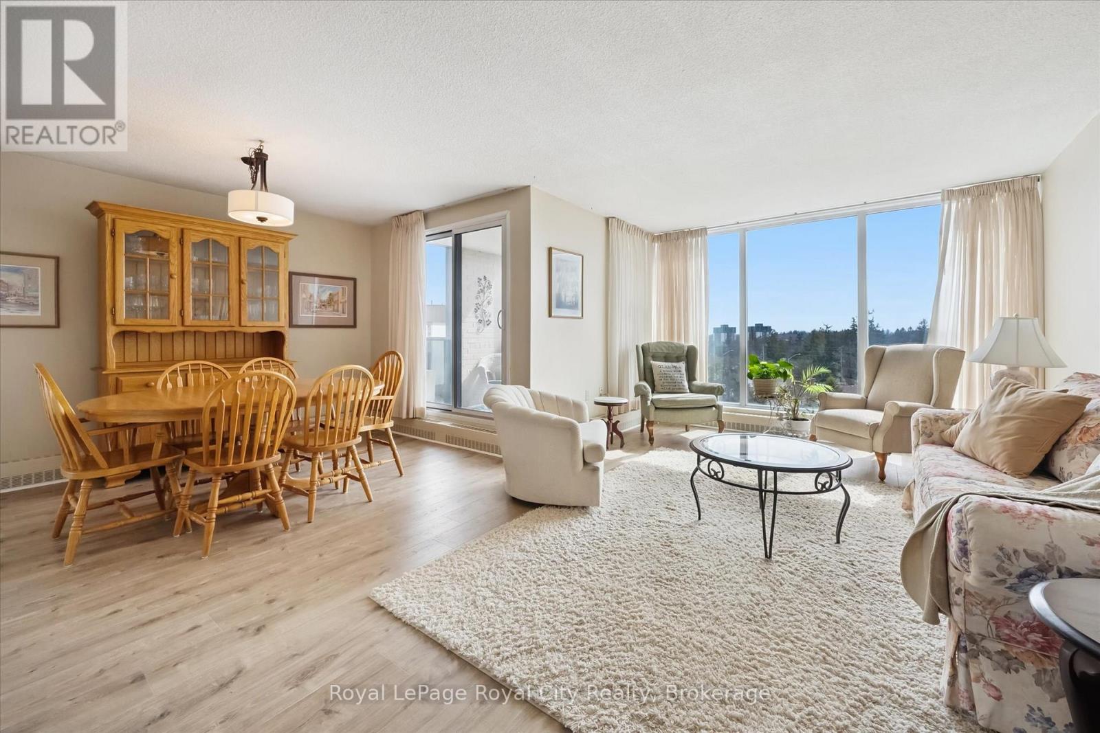 703 - 19 Woodlawn Road E, Guelph, Ontario N1H 7B1 - Photo 2 - X12913372