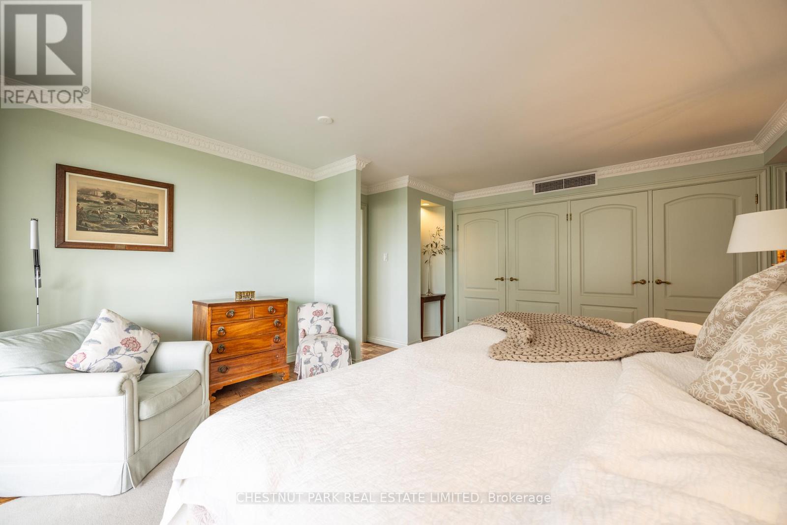 Suite 1002 - 63 St Clair Avenue W, Toronto (Yonge-St. Clair), Ontario  M4V 2Y9 - Photo 8 - C12913192