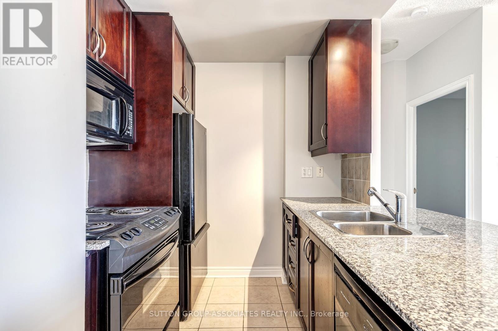 1704 - 100 Hayden Street, Toronto, Ontario  M4Y 3C7 - Photo 9 - C12913238