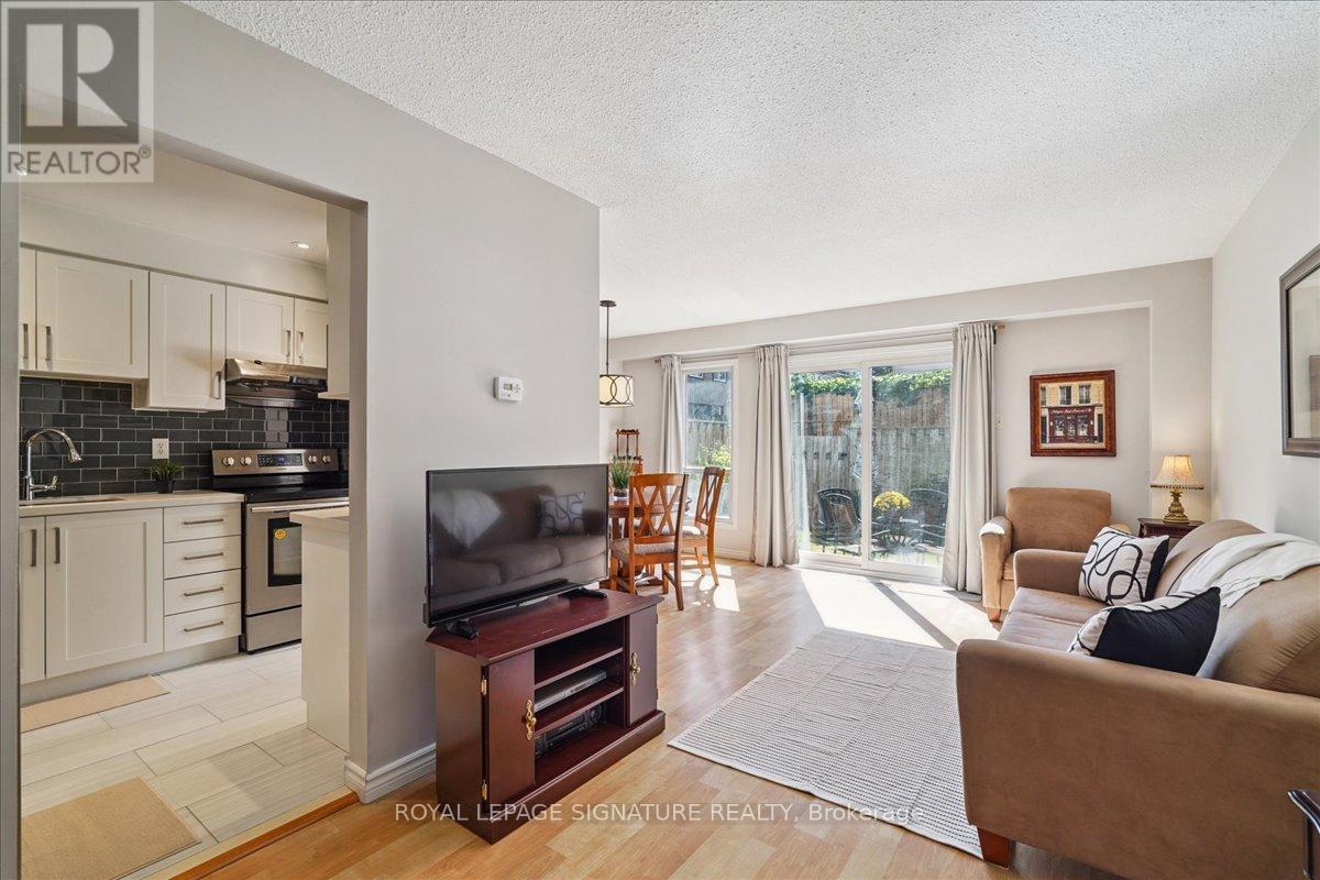 52 - 1131 Sandhurst Circle, Toronto (Agincourt North), Ontario  M1V 1V5 - Photo 3 - E12913200