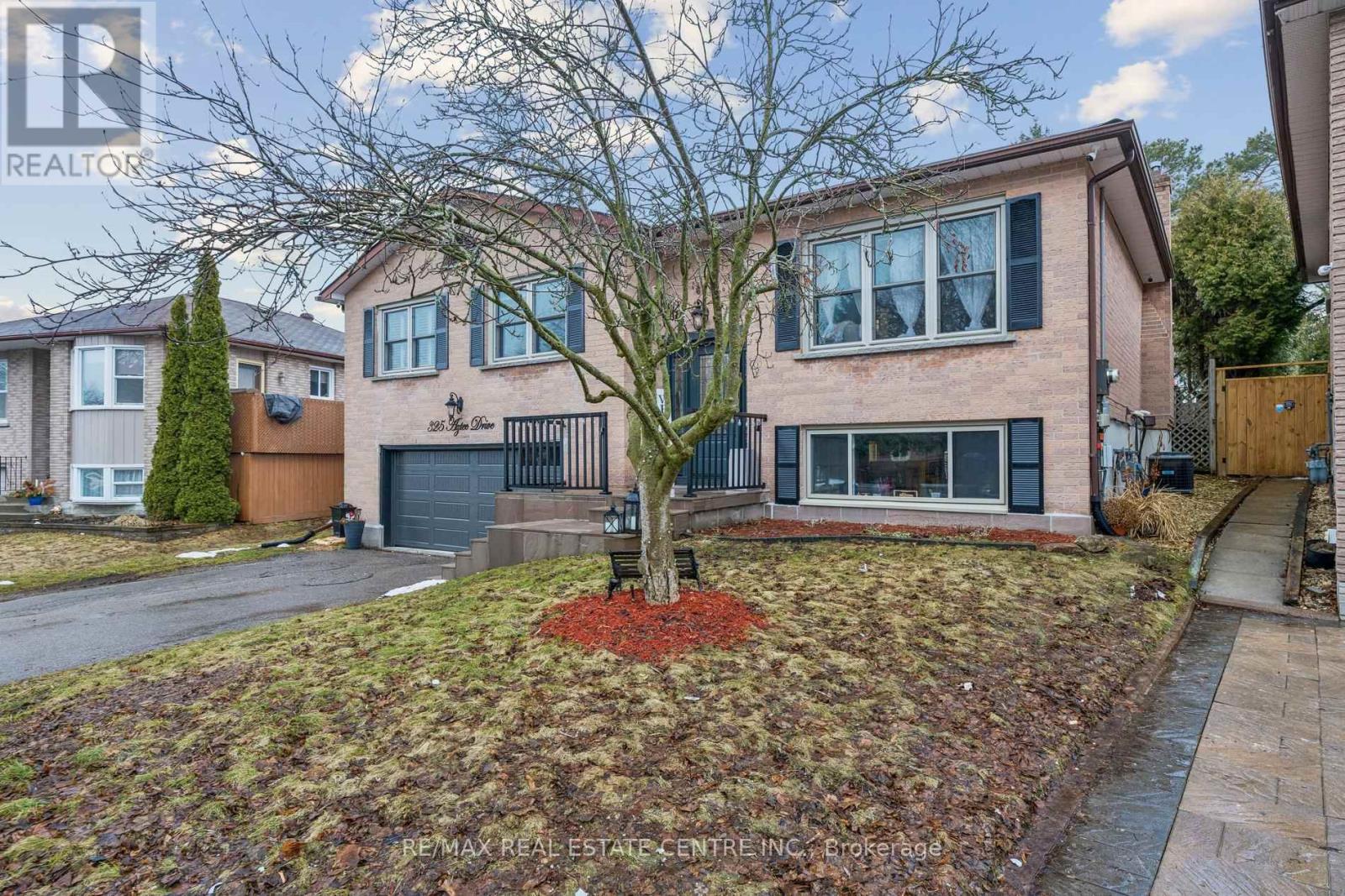 325 Aztec Drive, Oshawa, Ontario  L1J 7T4 - Photo 2 - E12913218