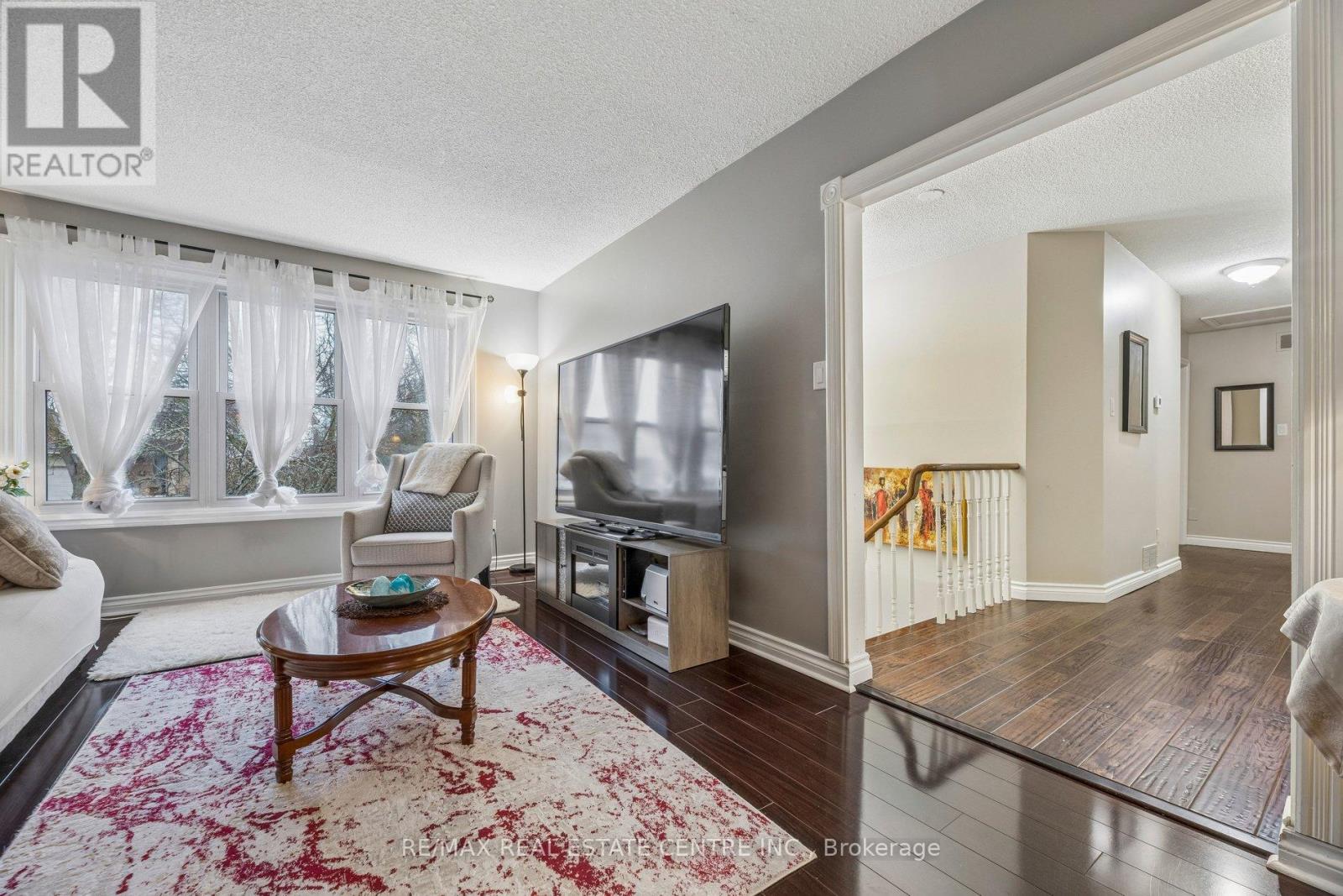 325 Aztec Drive, Oshawa, Ontario  L1J 7T4 - Photo 6 - E12913218