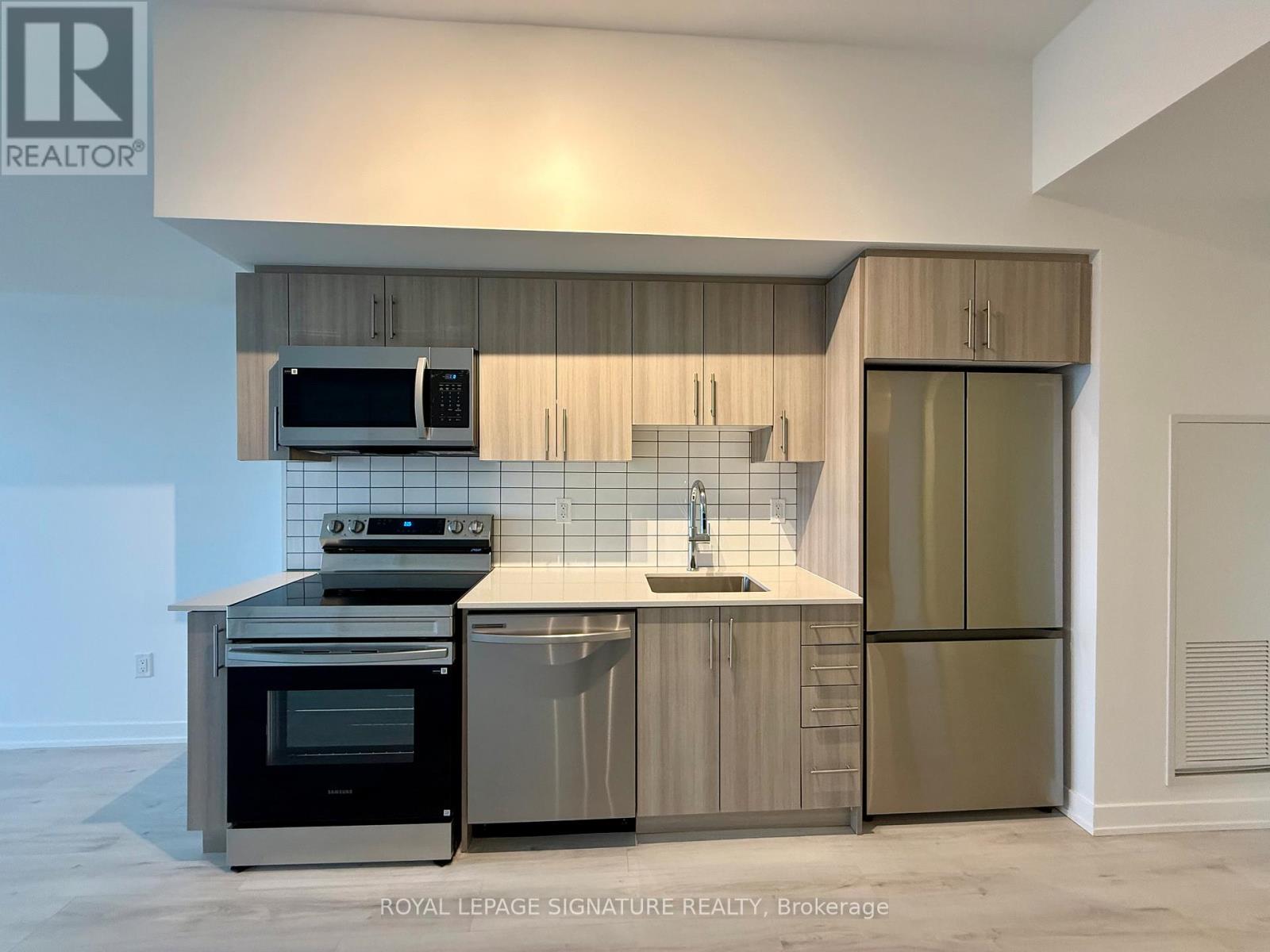 409 - 1010 Sandy Beach Road, Pickering, Ontario  L1W 3V9 - Photo 3 - E12913292