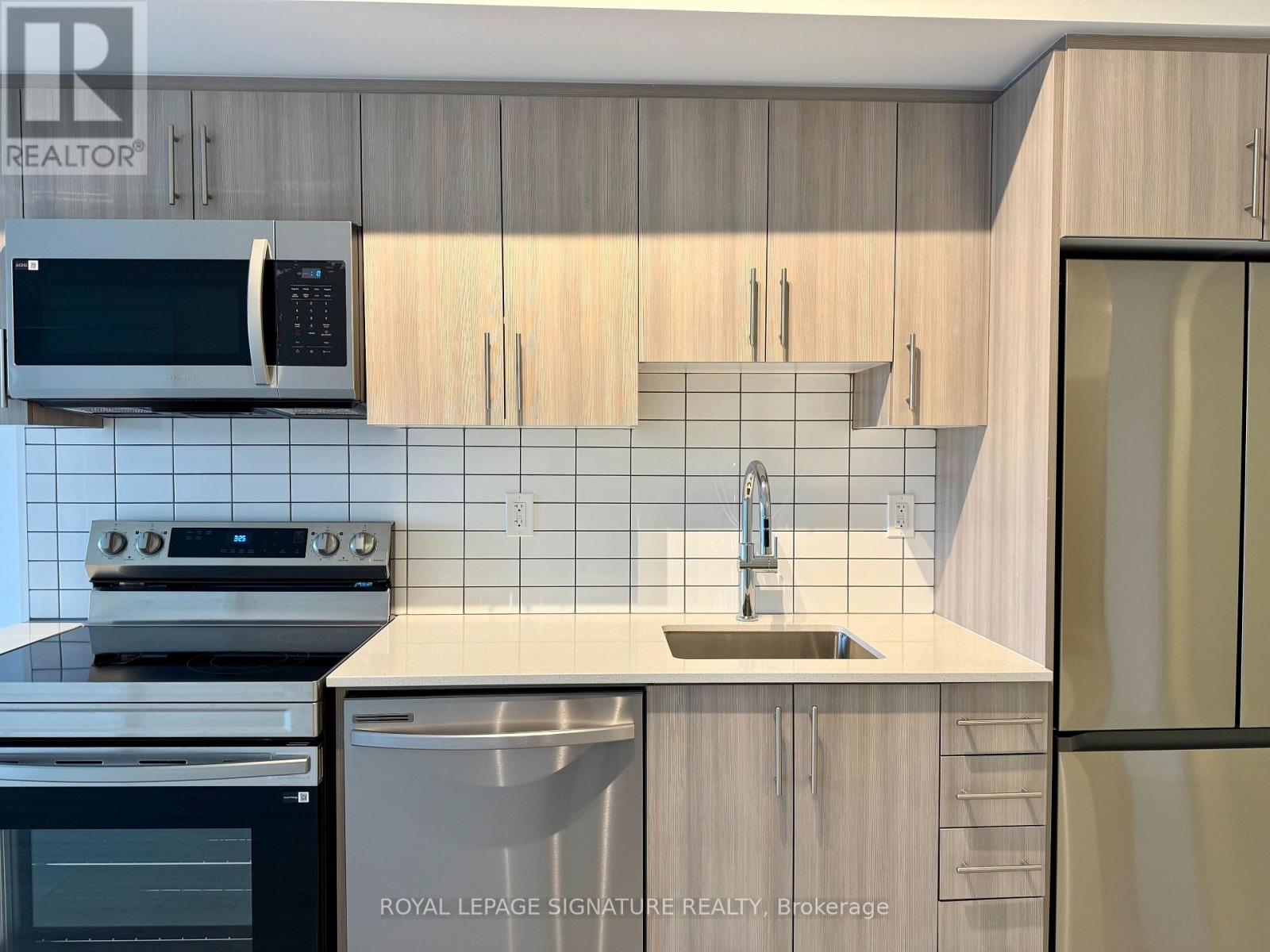 409 - 1010 Sandy Beach Road, Pickering, Ontario  L1W 3V9 - Photo 4 - E12913292