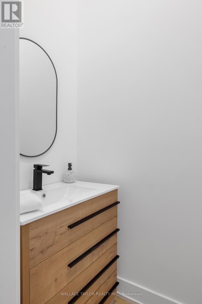 13 Knight Street, Toronto (Danforth Village-East York), Ontario  M4C 3K8 - Photo 17 - E12913328