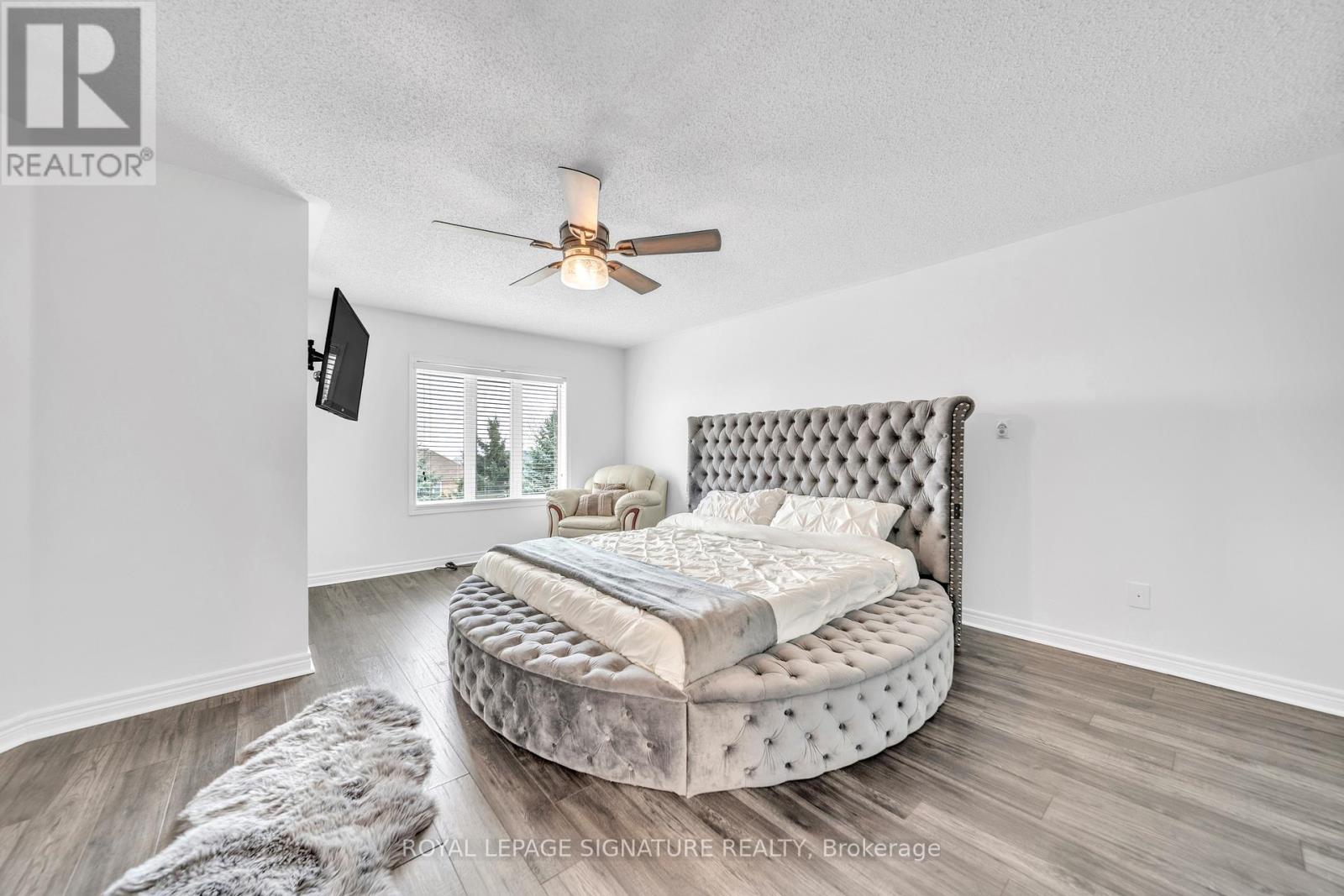 406 Hewitt Circle, Newmarket (Summerhill Estates), Ontario  L3X 2L8 - Photo 19 - N12913216