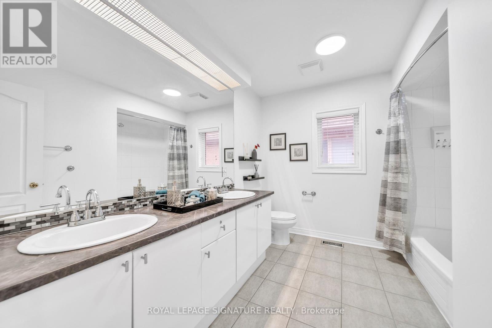 406 Hewitt Circle, Newmarket (Summerhill Estates), Ontario  L3X 2L8 - Photo 24 - N12913216