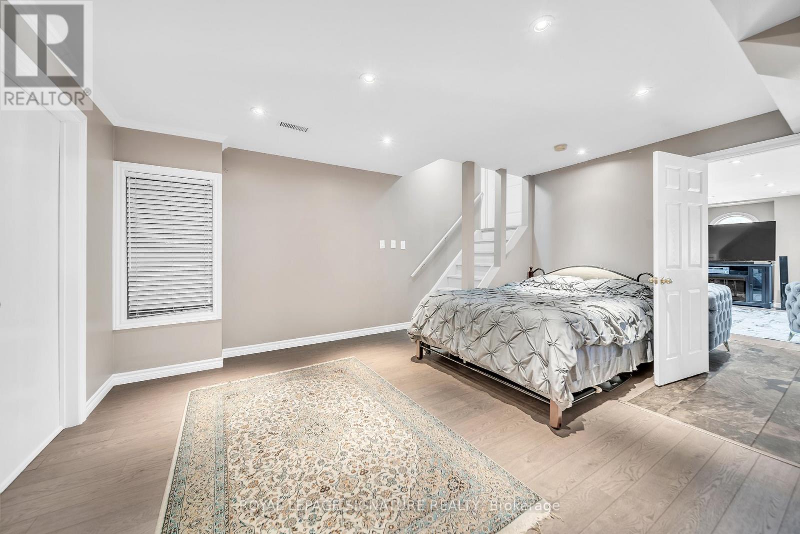 406 Hewitt Circle, Newmarket (Summerhill Estates), Ontario  L3X 2L8 - Photo 32 - N12913216