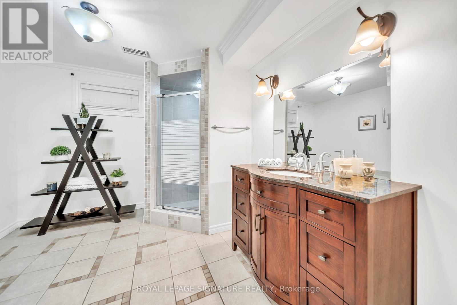 406 Hewitt Circle, Newmarket (Summerhill Estates), Ontario  L3X 2L8 - Photo 33 - N12913216