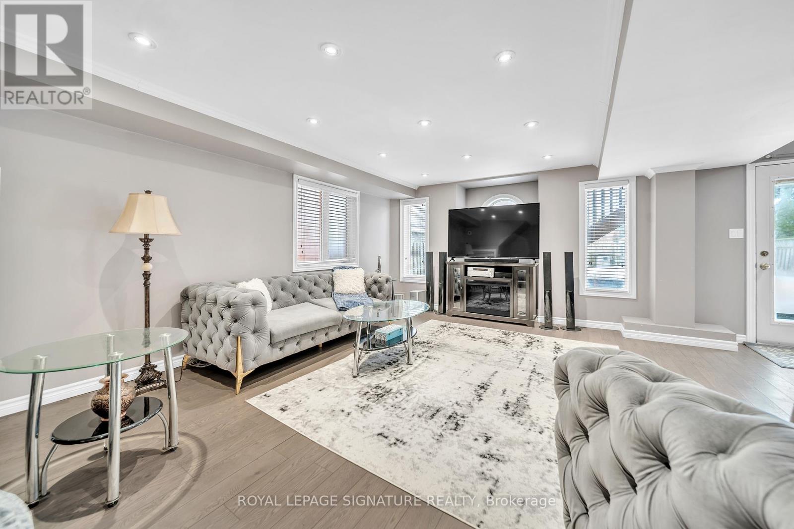 406 Hewitt Circle, Newmarket (Summerhill Estates), Ontario  L3X 2L8 - Photo 35 - N12913216