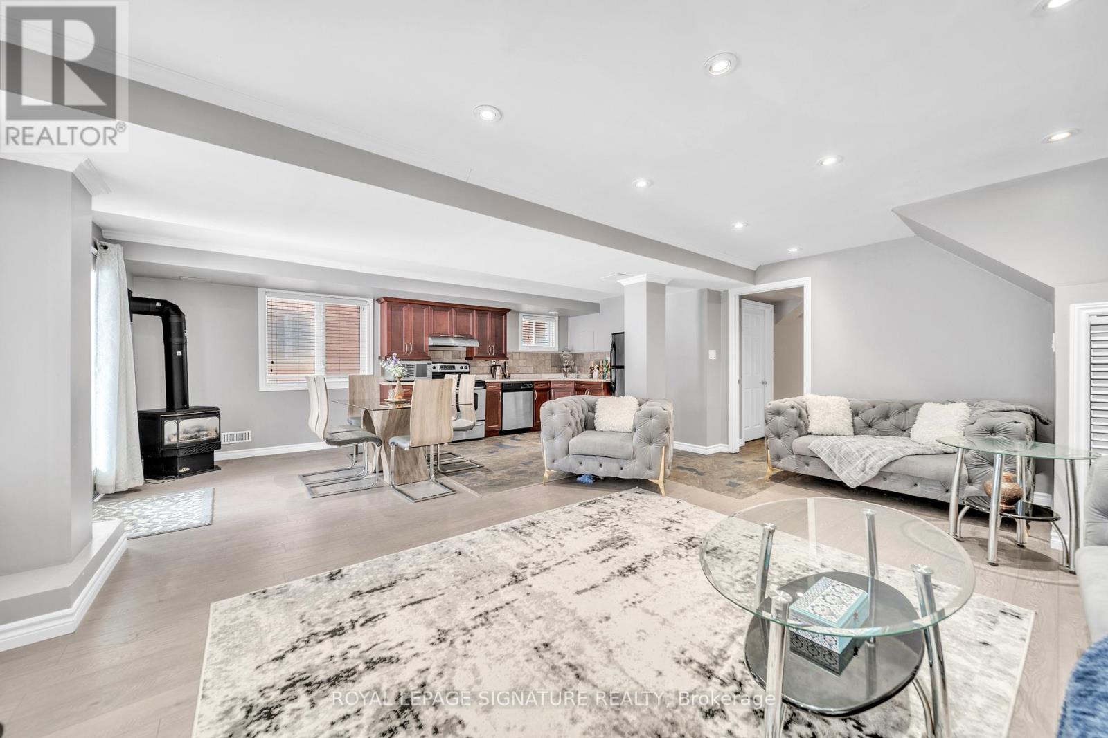 406 Hewitt Circle, Newmarket (Summerhill Estates), Ontario  L3X 2L8 - Photo 38 - N12913216