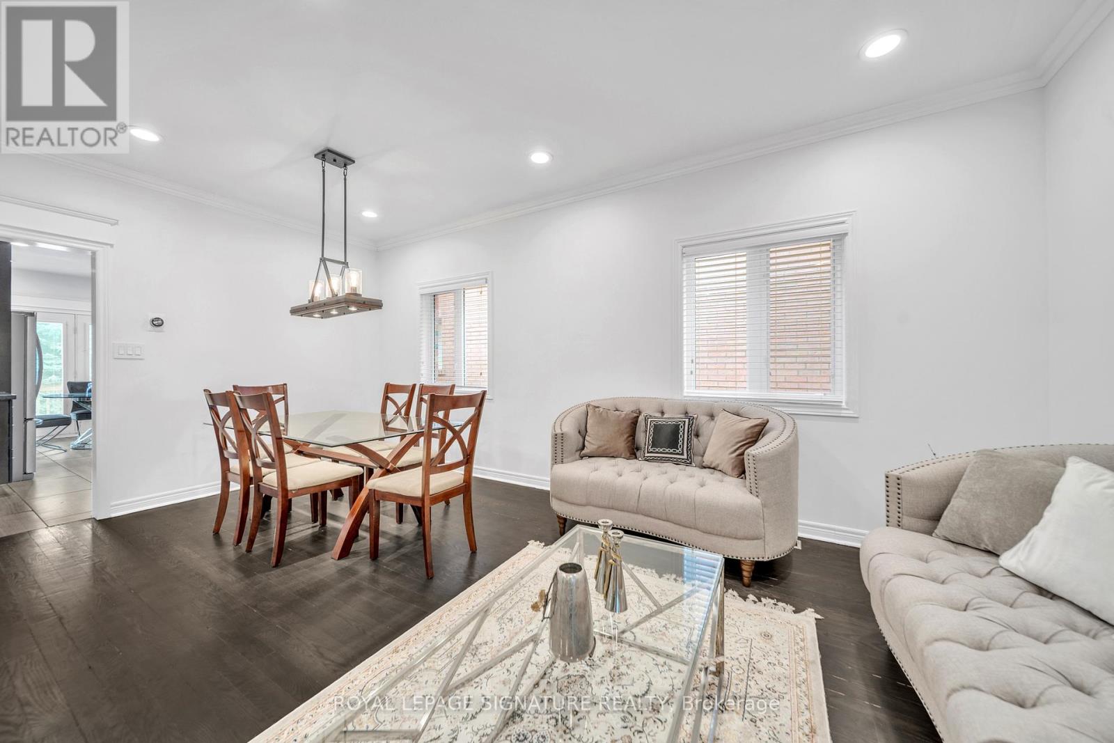 406 Hewitt Circle, Newmarket (Summerhill Estates), Ontario  L3X 2L8 - Photo 6 - N12913216