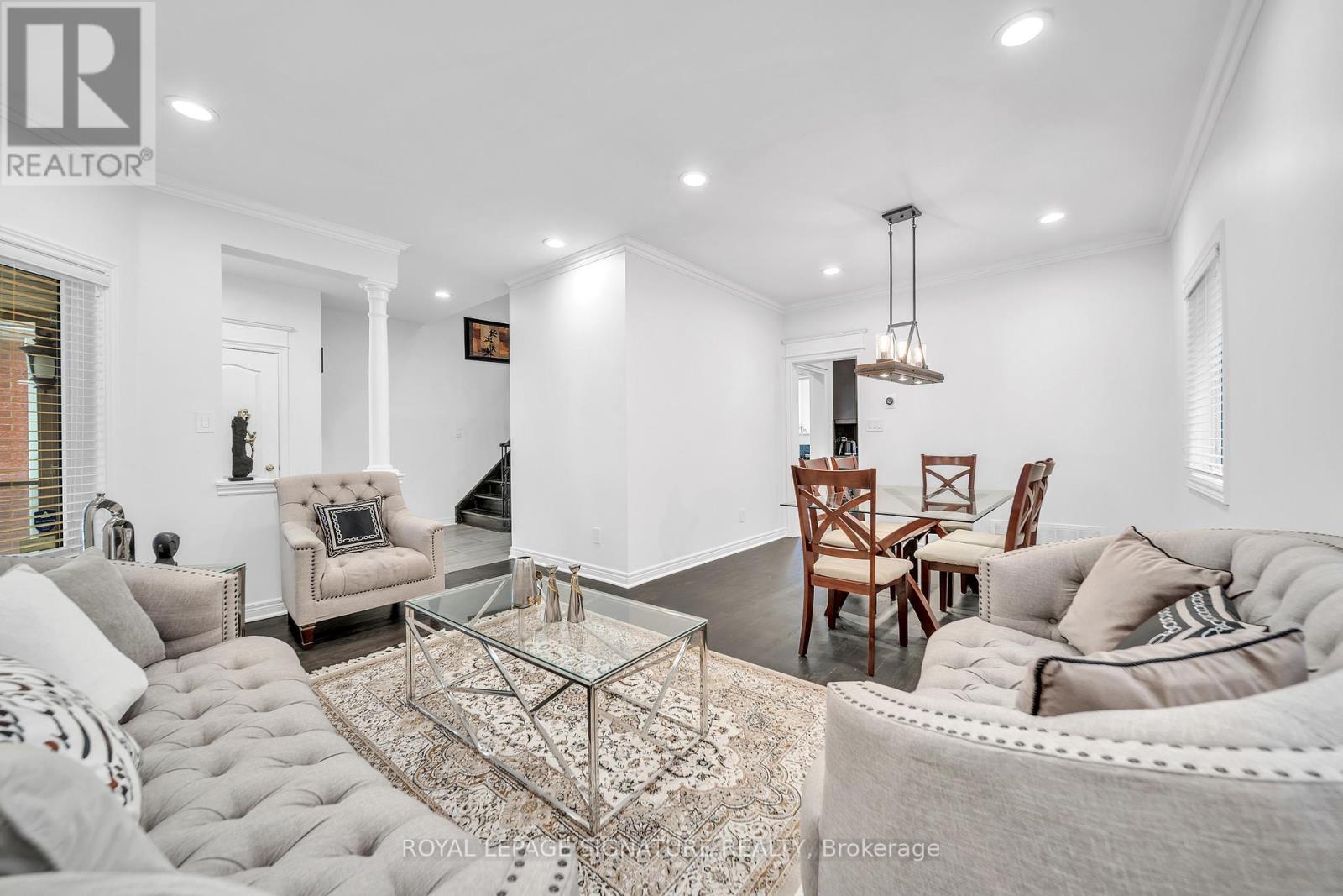 406 Hewitt Circle, Newmarket (Summerhill Estates), Ontario  L3X 2L8 - Photo 7 - N12913216