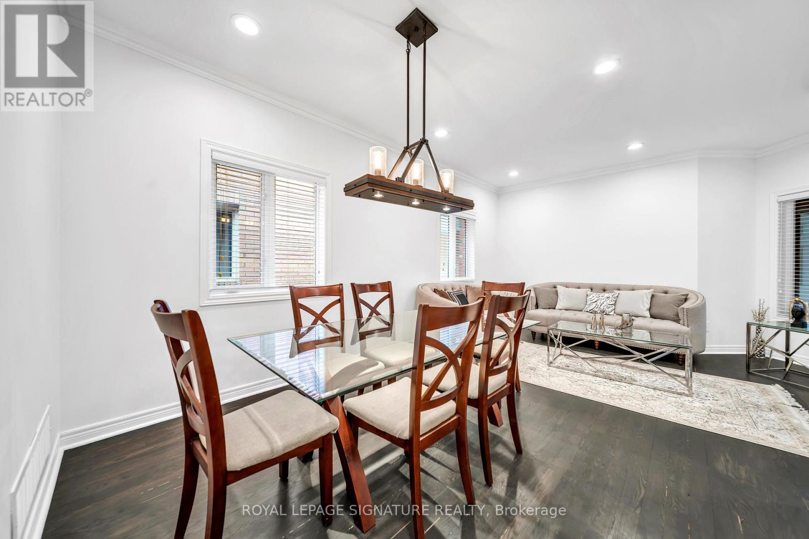 406 Hewitt Circle, Newmarket (Summerhill Estates), Ontario  L3X 2L8 - Photo 8 - N12913216