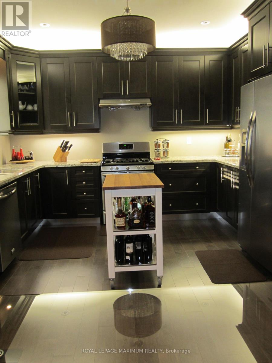 16 Orion Avenue, Vaughan (Vellore Village), Ontario  L4H 0B3 - Photo 10 - N12913390