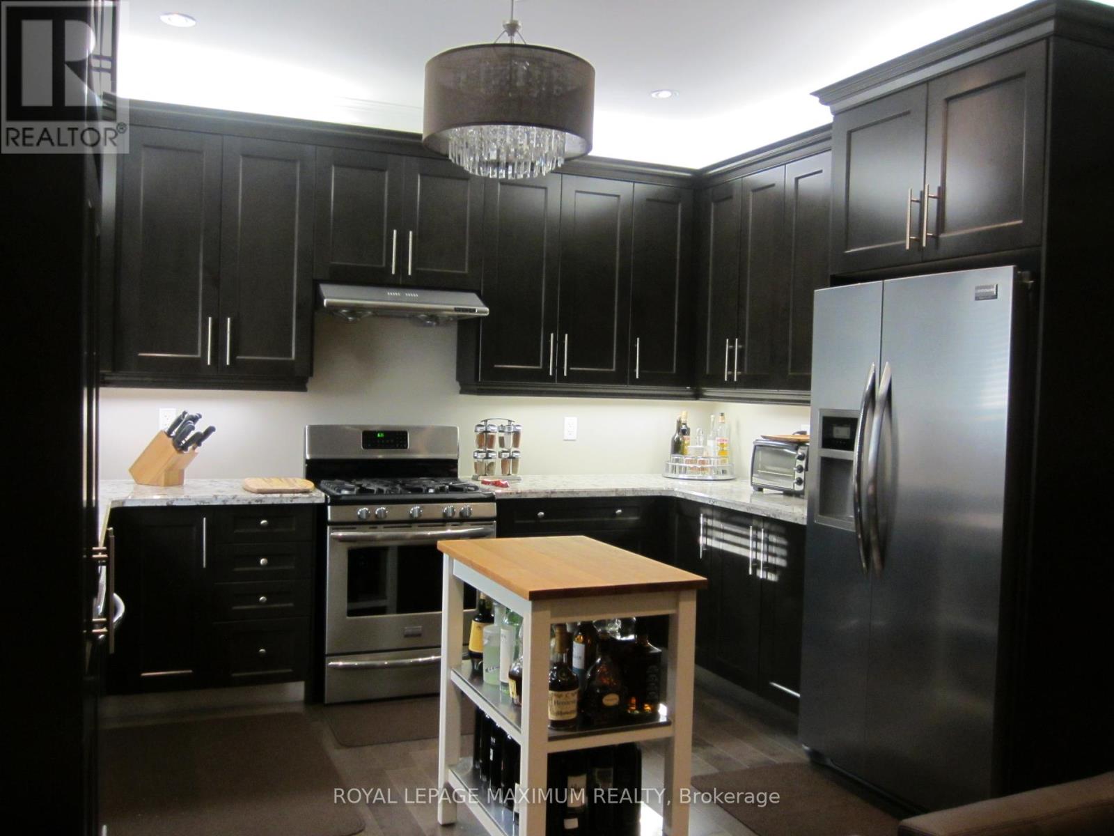 16 Orion Avenue, Vaughan (Vellore Village), Ontario  L4H 0B3 - Photo 11 - N12913390