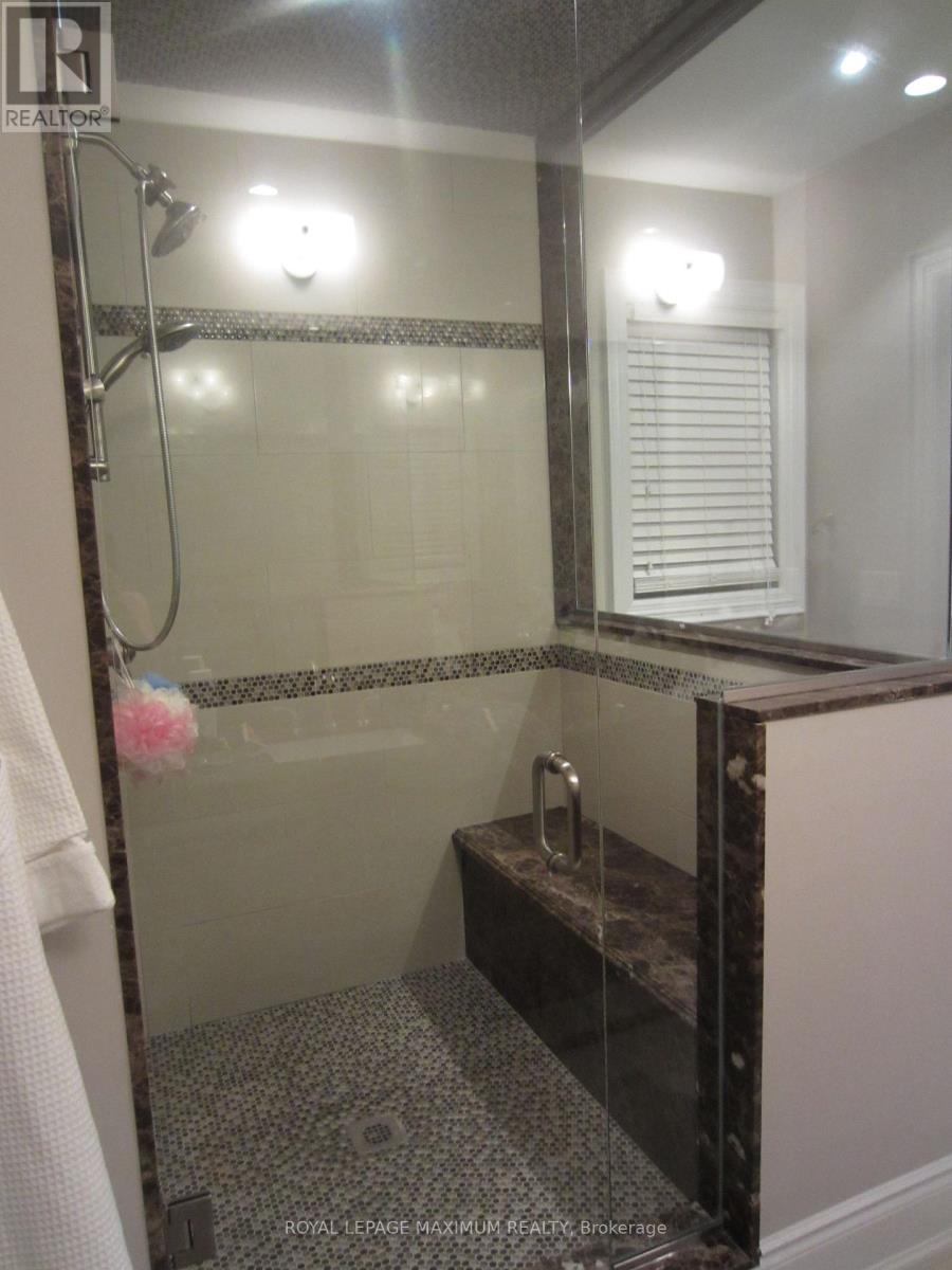 16 Orion Avenue, Vaughan (Vellore Village), Ontario  L4H 0B3 - Photo 17 - N12913390