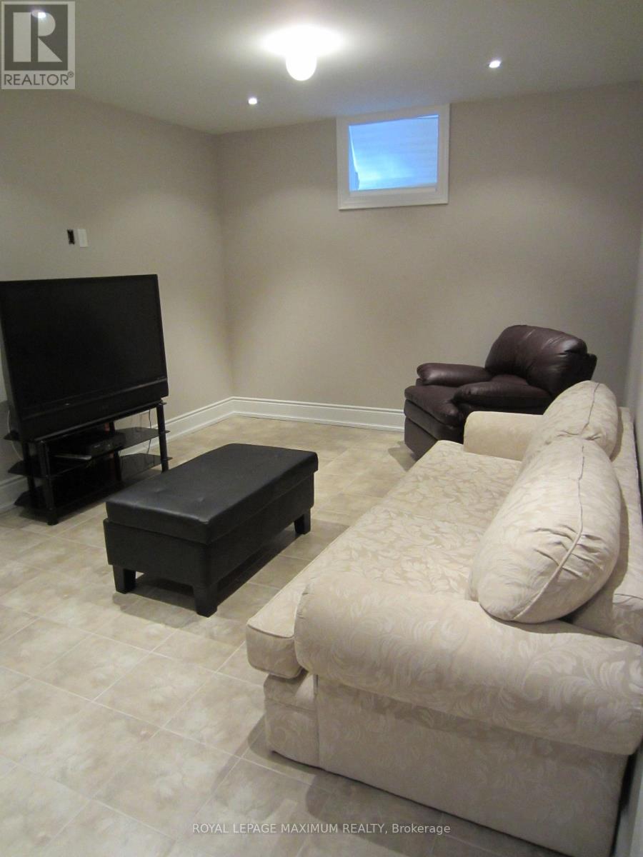 16 Orion Avenue, Vaughan (Vellore Village), Ontario  L4H 0B3 - Photo 20 - N12913390