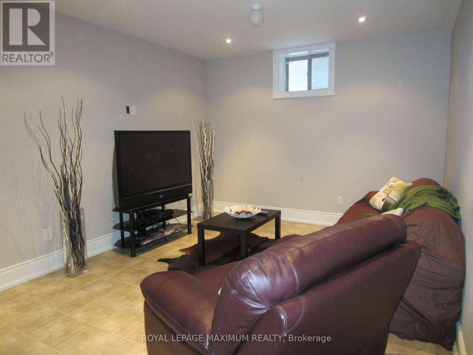 16 Orion Avenue, Vaughan (Vellore Village), Ontario  L4H 0B3 - Photo 22 - N12913390