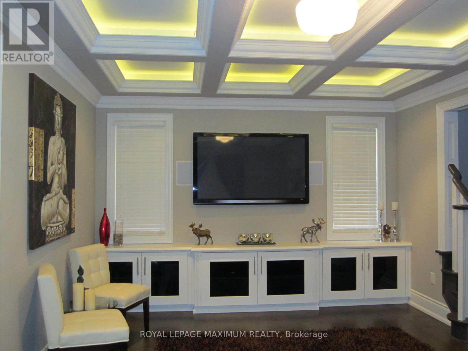 16 Orion Avenue, Vaughan (Vellore Village), Ontario  L4H 0B3 - Photo 3 - N12913390