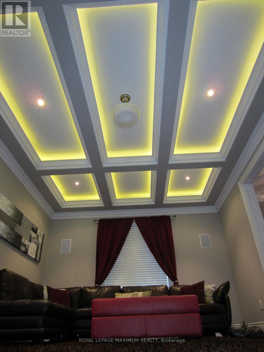 16 Orion Avenue, Vaughan (Vellore Village), Ontario  L4H 0B3 - Photo 5 - N12913390