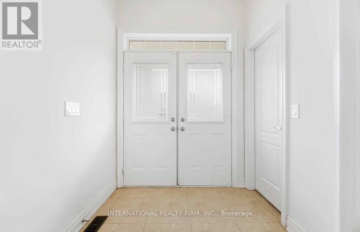 221 Etheridge Avenue N, Milton, Ontario  L9E 1H6 - Photo 4 - W12912908