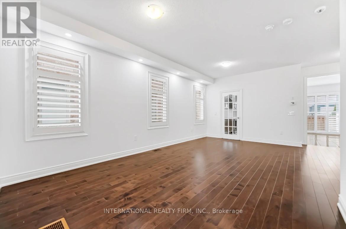 221 Etheridge Avenue N, Milton, Ontario  L9E 1H6 - Photo 6 - W12912908