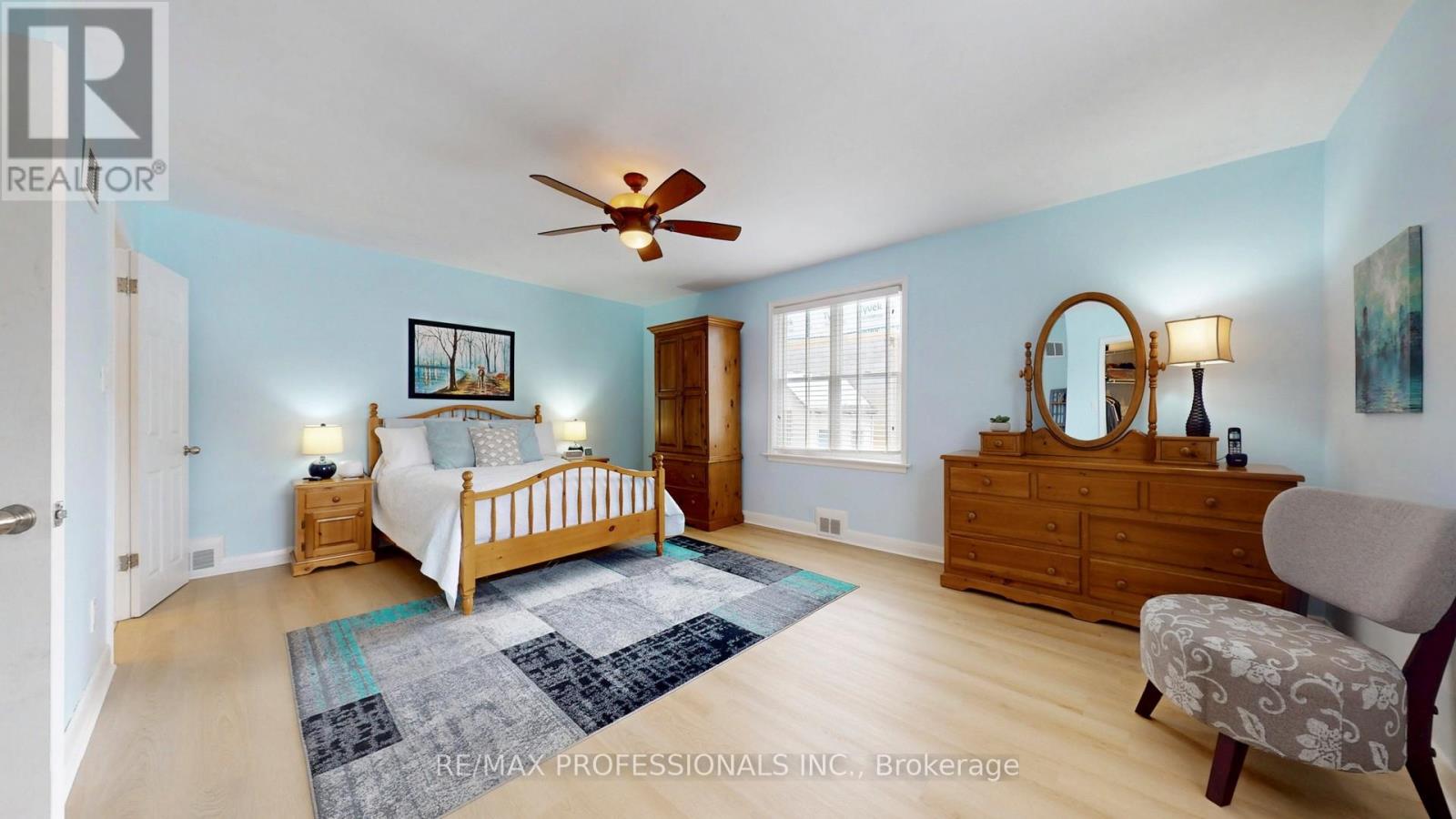 9 Ludlow Avenue, Toronto, Ontario  M8Z 3S7 - Photo 11 - W12913228