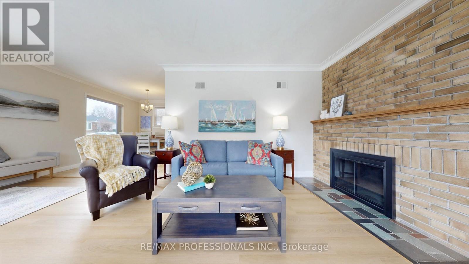 9 Ludlow Avenue, Toronto, Ontario  M8Z 3S7 - Photo 5 - W12913228