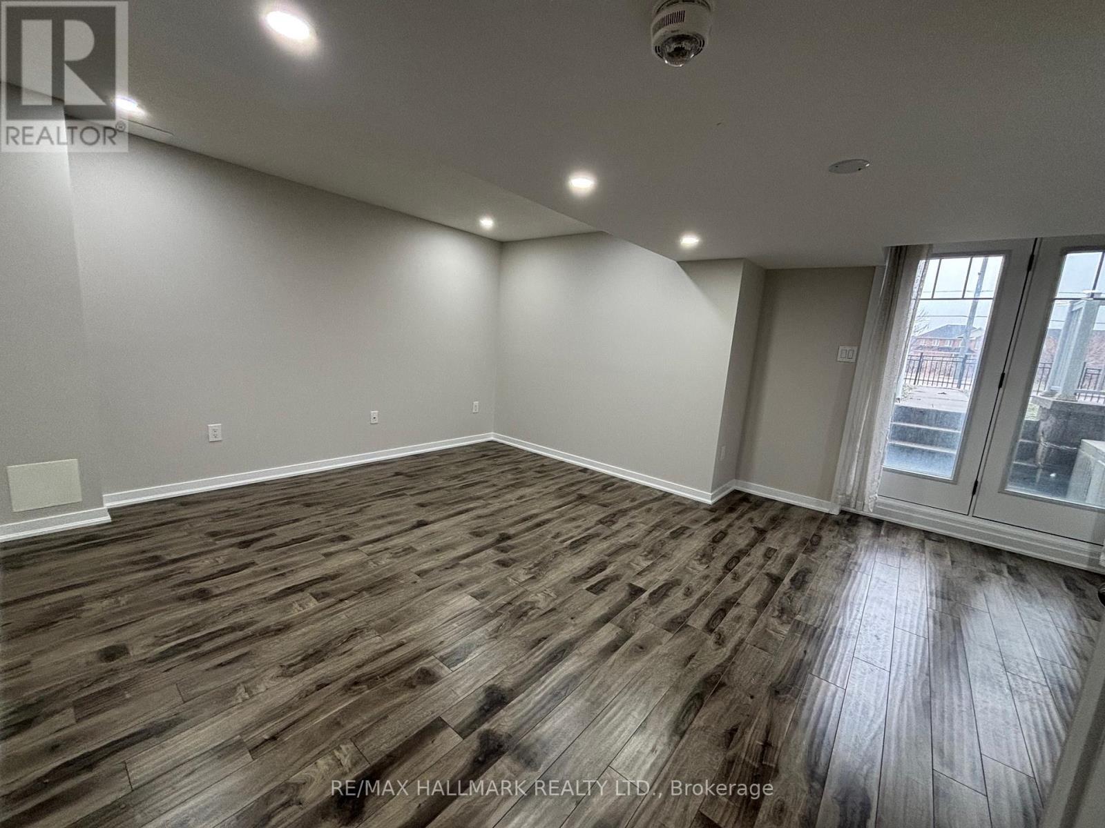 94 Golden Springs Drive, Brampton, Ontario  L7A 0C7 - Photo 14 - W12913236