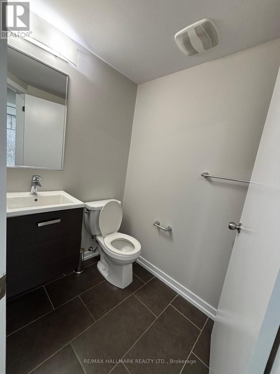 94 Golden Springs Drive, Brampton, Ontario  L7A 0C7 - Photo 6 - W12913236