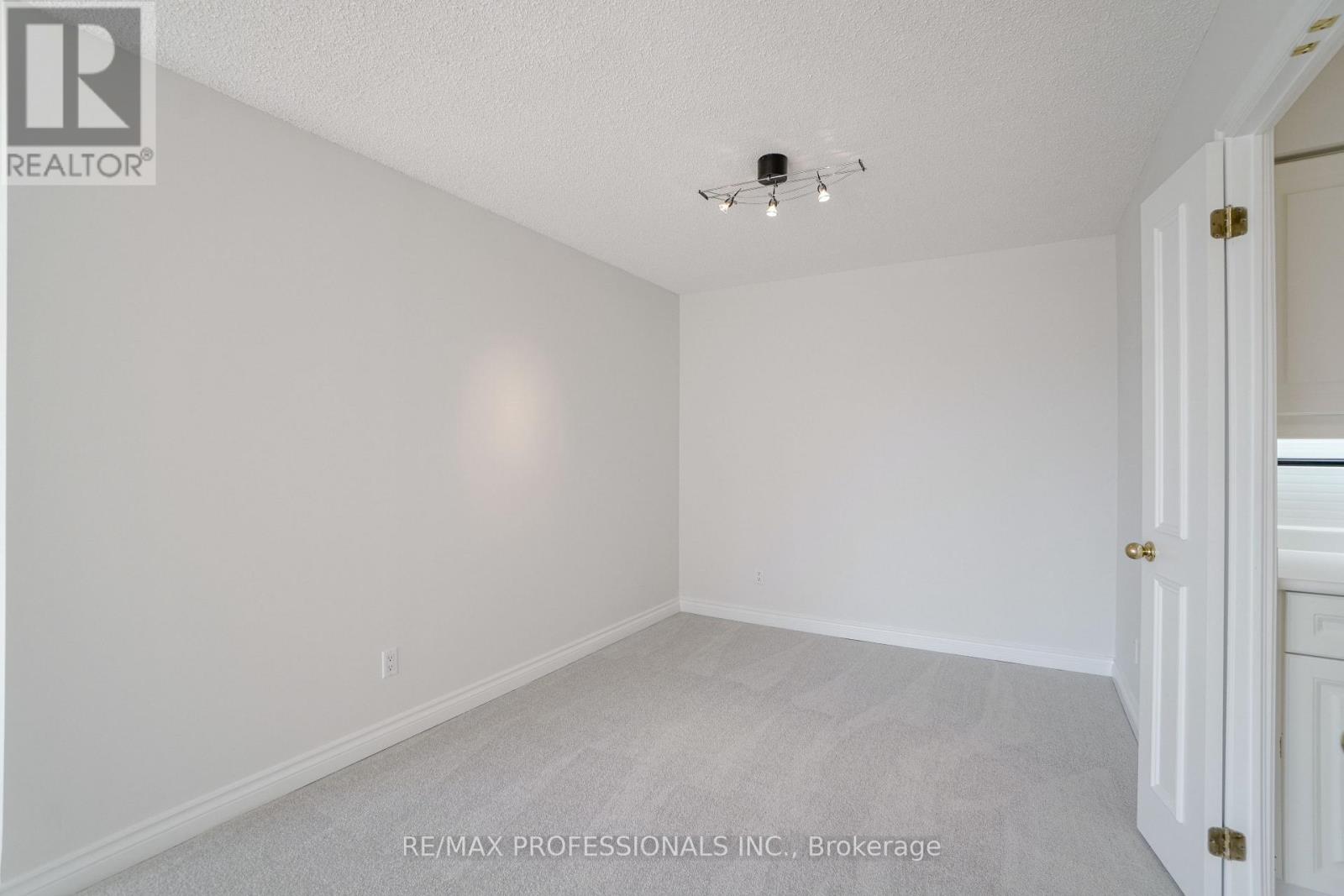 1108 - 1 Palace Pier Court, Toronto, Ontario  M8V 3W9 - Photo 13 - W12913268