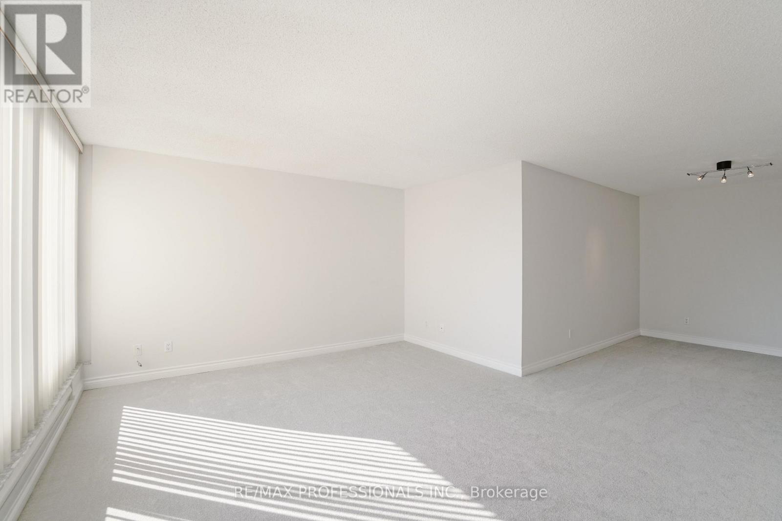 1108 - 1 Palace Pier Court, Toronto, Ontario  M8V 3W9 - Photo 17 - W12913268