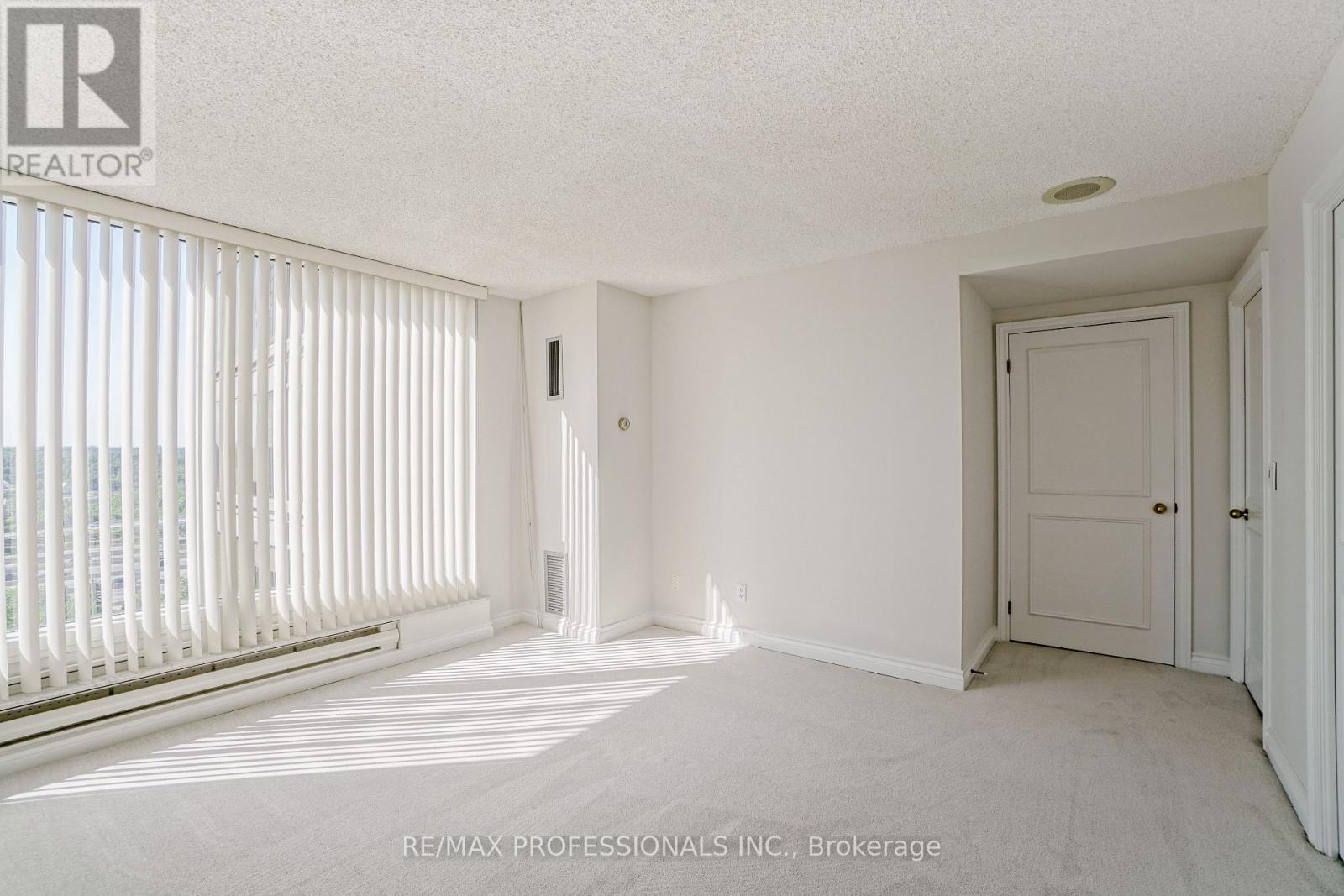 1108 - 1 Palace Pier Court, Toronto, Ontario  M8V 3W9 - Photo 22 - W12913268