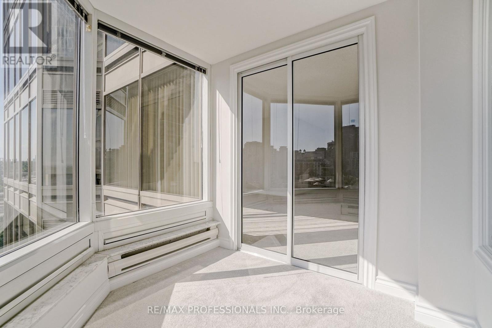 1108 - 1 Palace Pier Court, Toronto, Ontario  M8V 3W9 - Photo 28 - W12913268