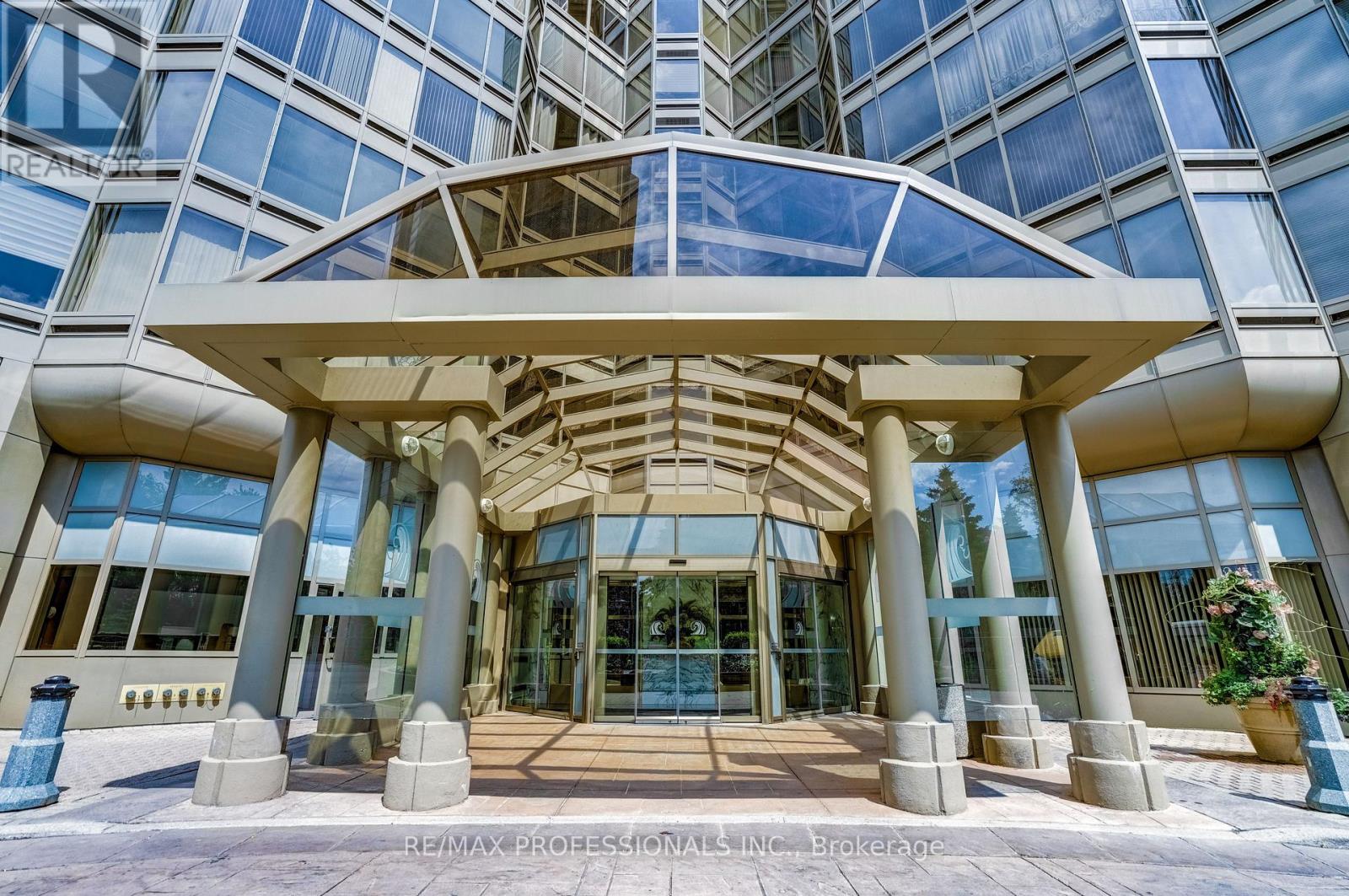 1108 - 1 Palace Pier Court, Toronto, Ontario  M8V 3W9 - Photo 5 - W12913268