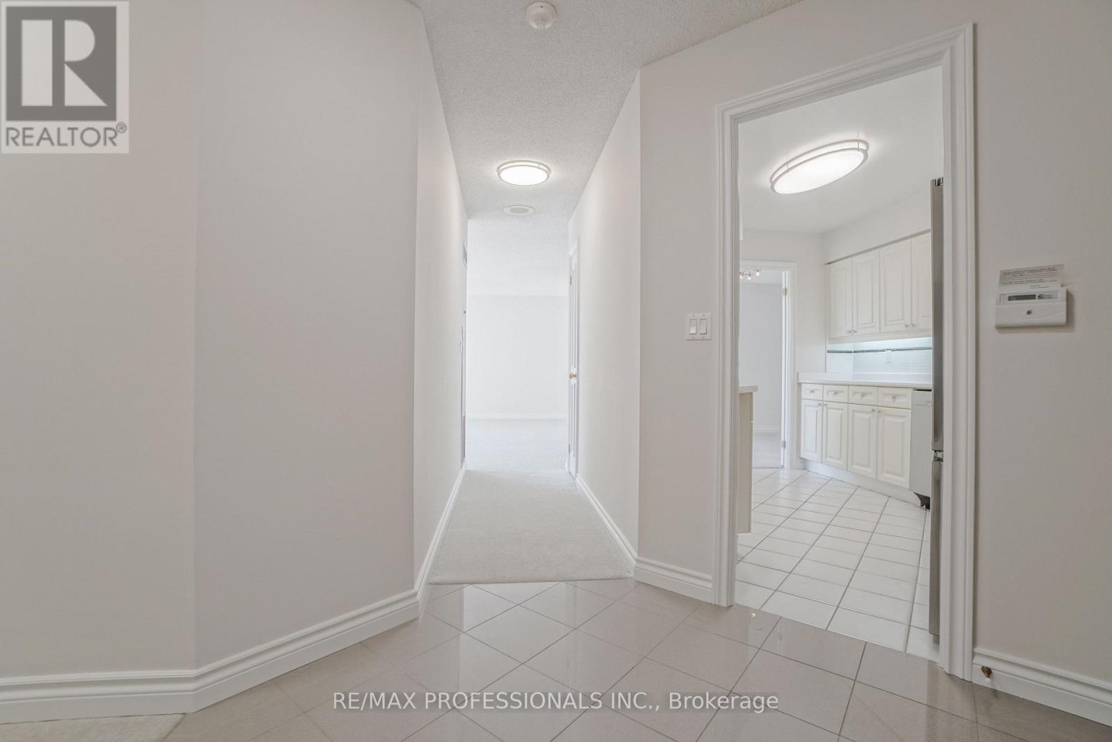 1108 - 1 Palace Pier Court, Toronto, Ontario  M8V 3W9 - Photo 9 - W12913268