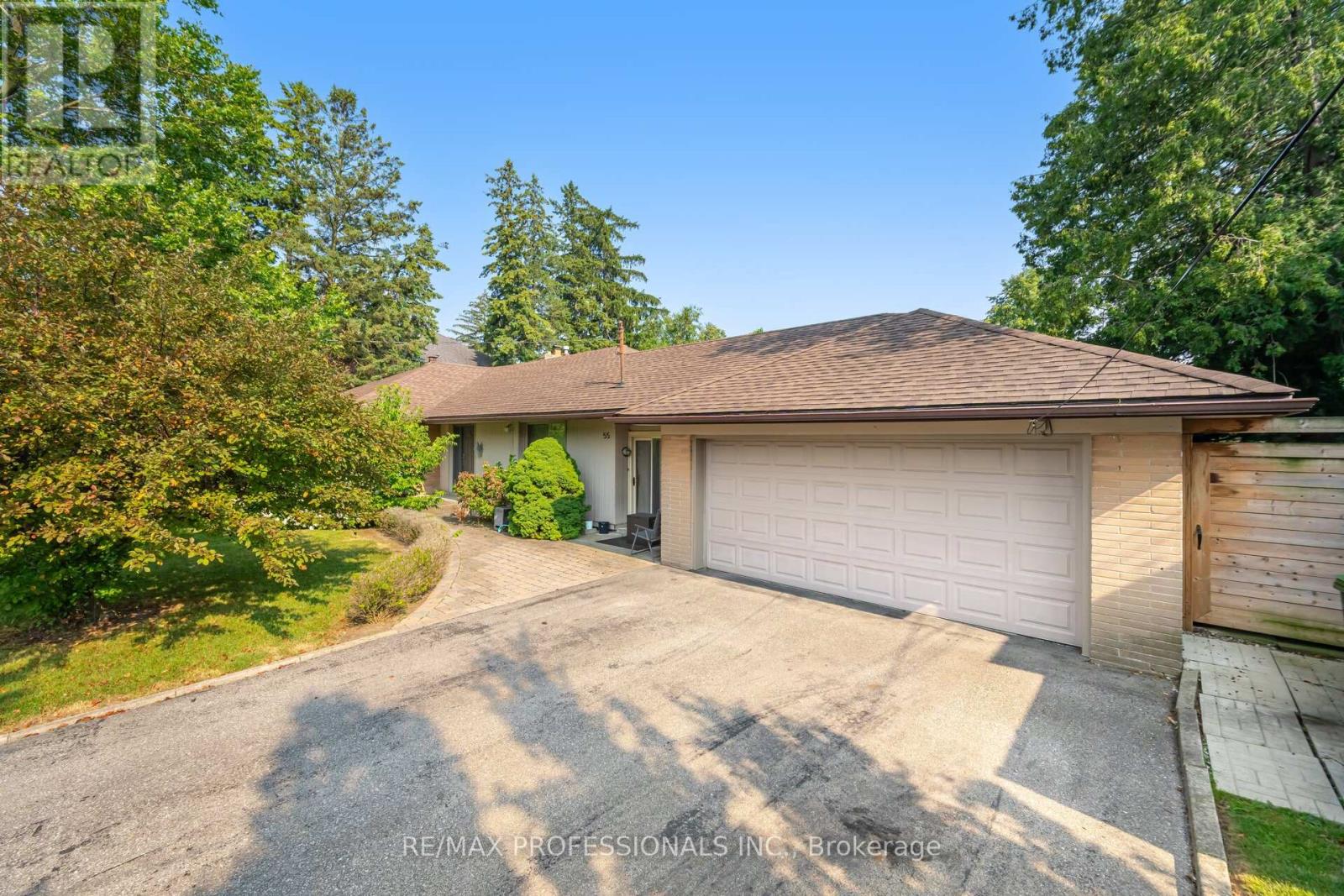 55 Bywood Drive, Toronto, Ontario  M9A 1M1 - Photo 11 - W12913294