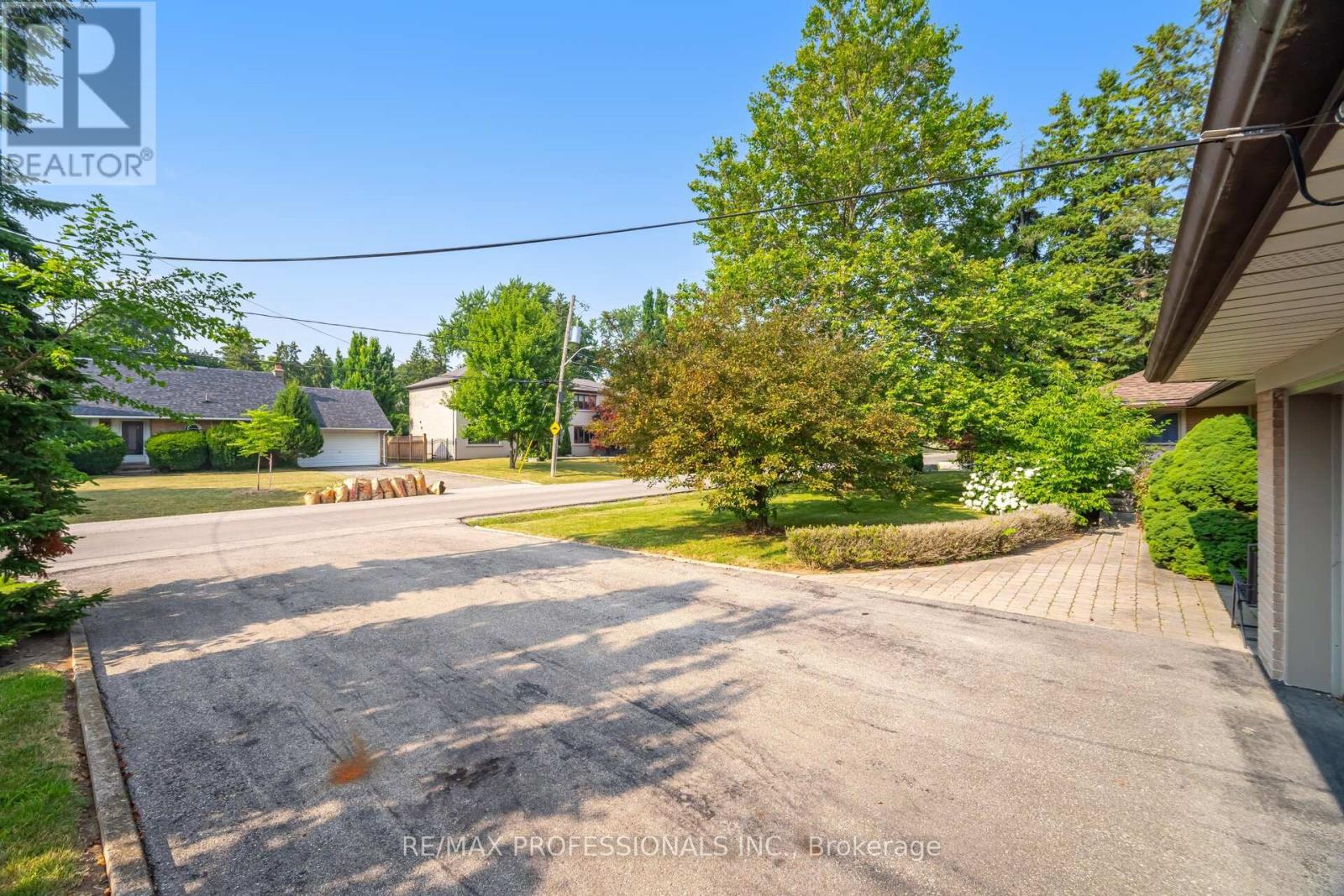 55 Bywood Drive, Toronto, Ontario  M9A 1M1 - Photo 15 - W12913294