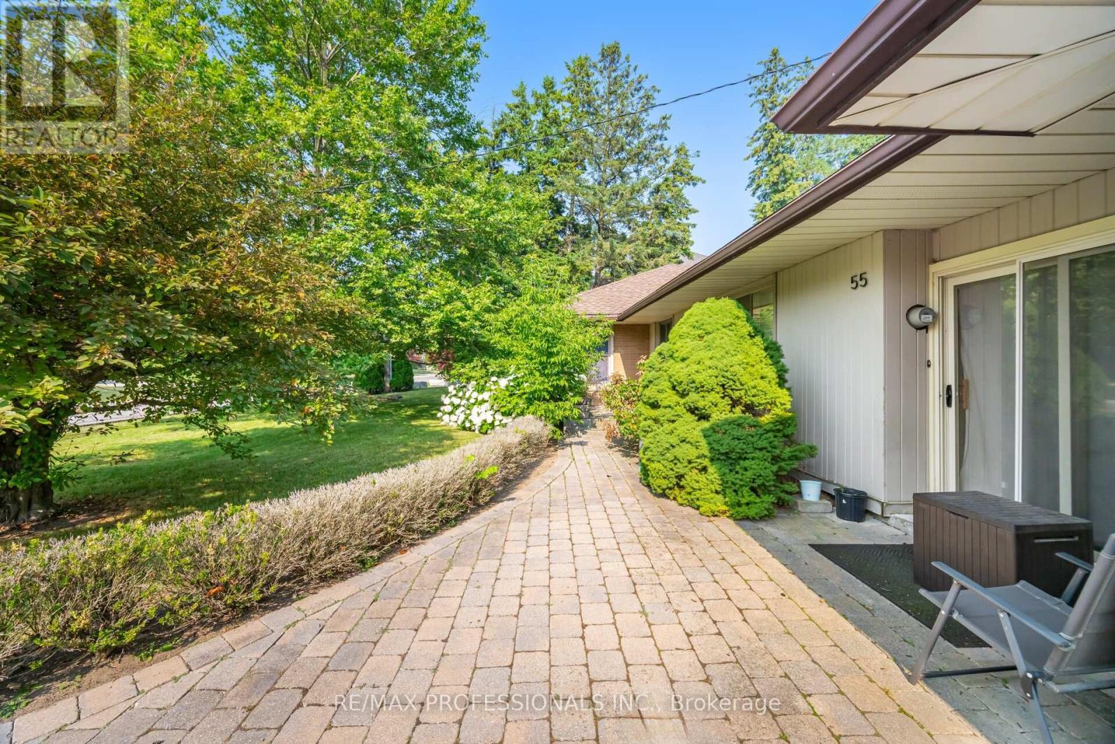 55 Bywood Drive, Toronto, Ontario  M9A 1M1 - Photo 16 - W12913294