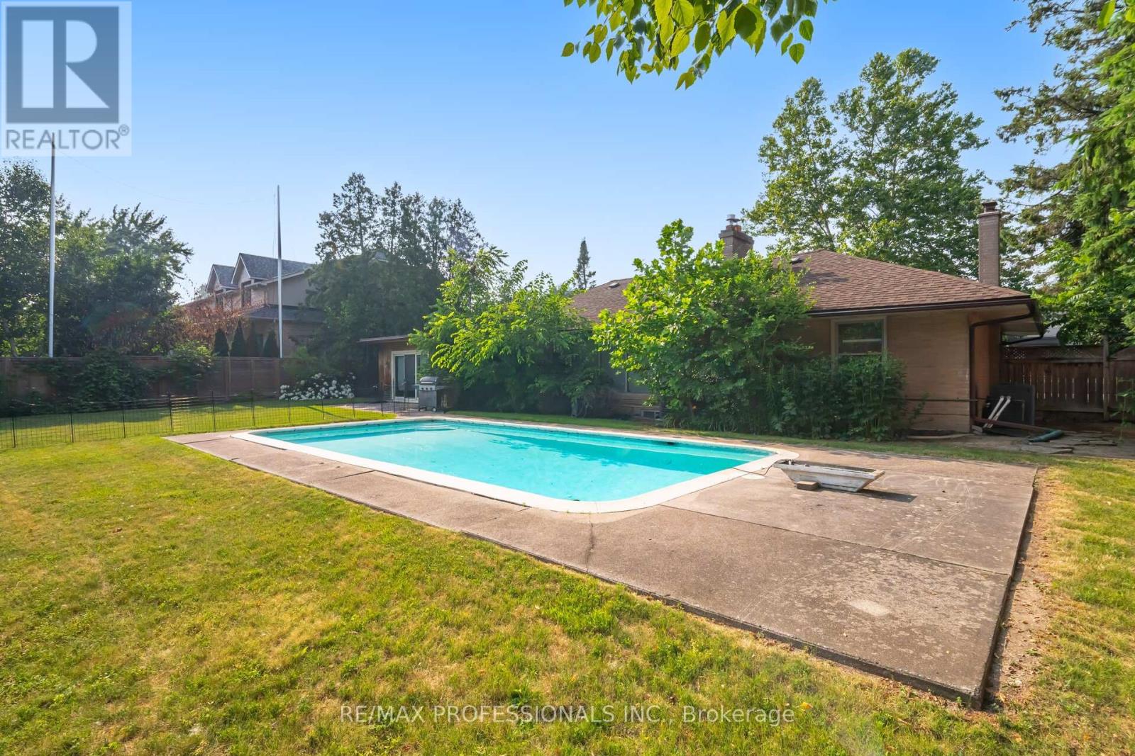 55 Bywood Drive, Toronto, Ontario  M9A 1M1 - Photo 23 - W12913294