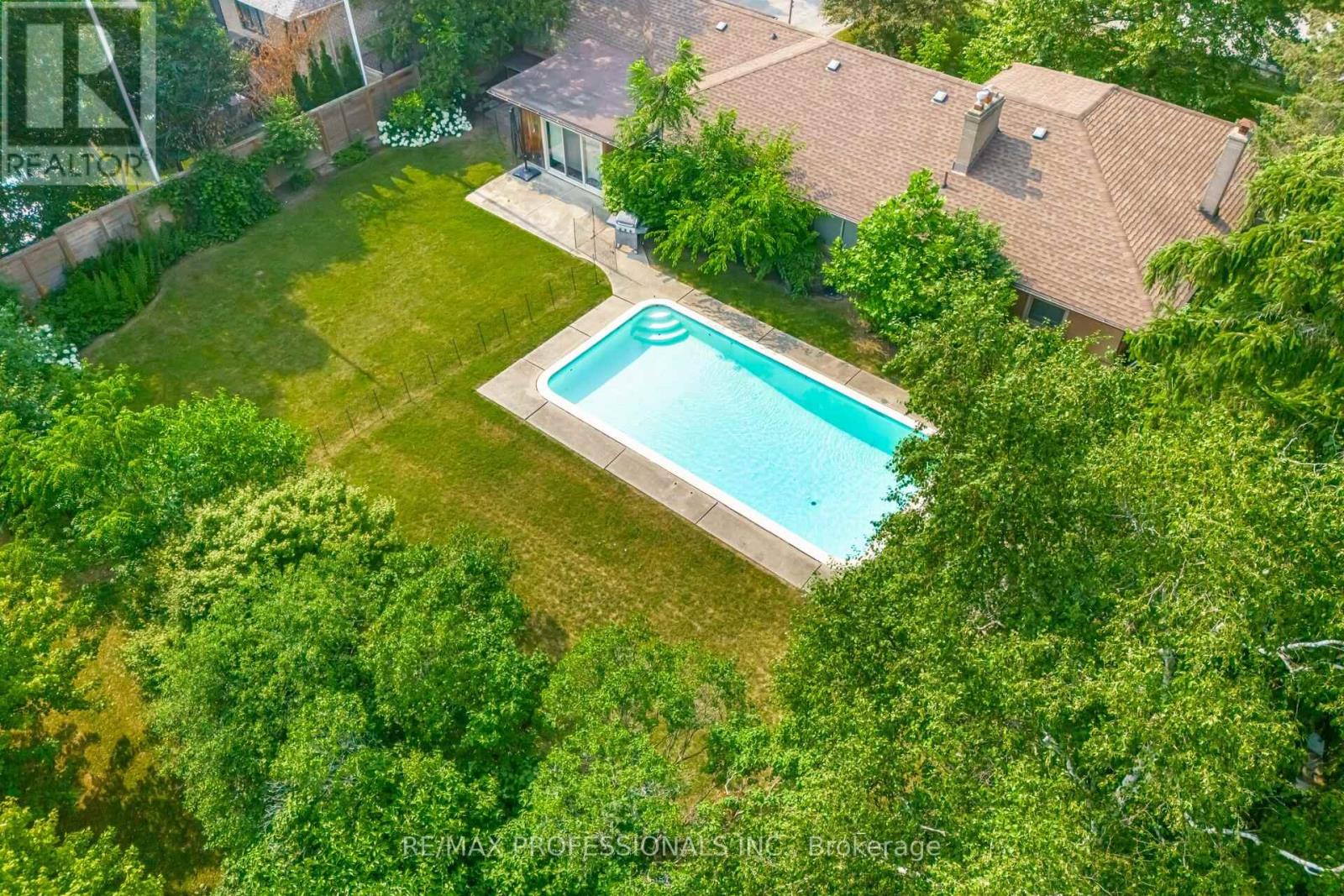 55 Bywood Drive, Toronto, Ontario  M9A 1M1 - Photo 28 - W12913294