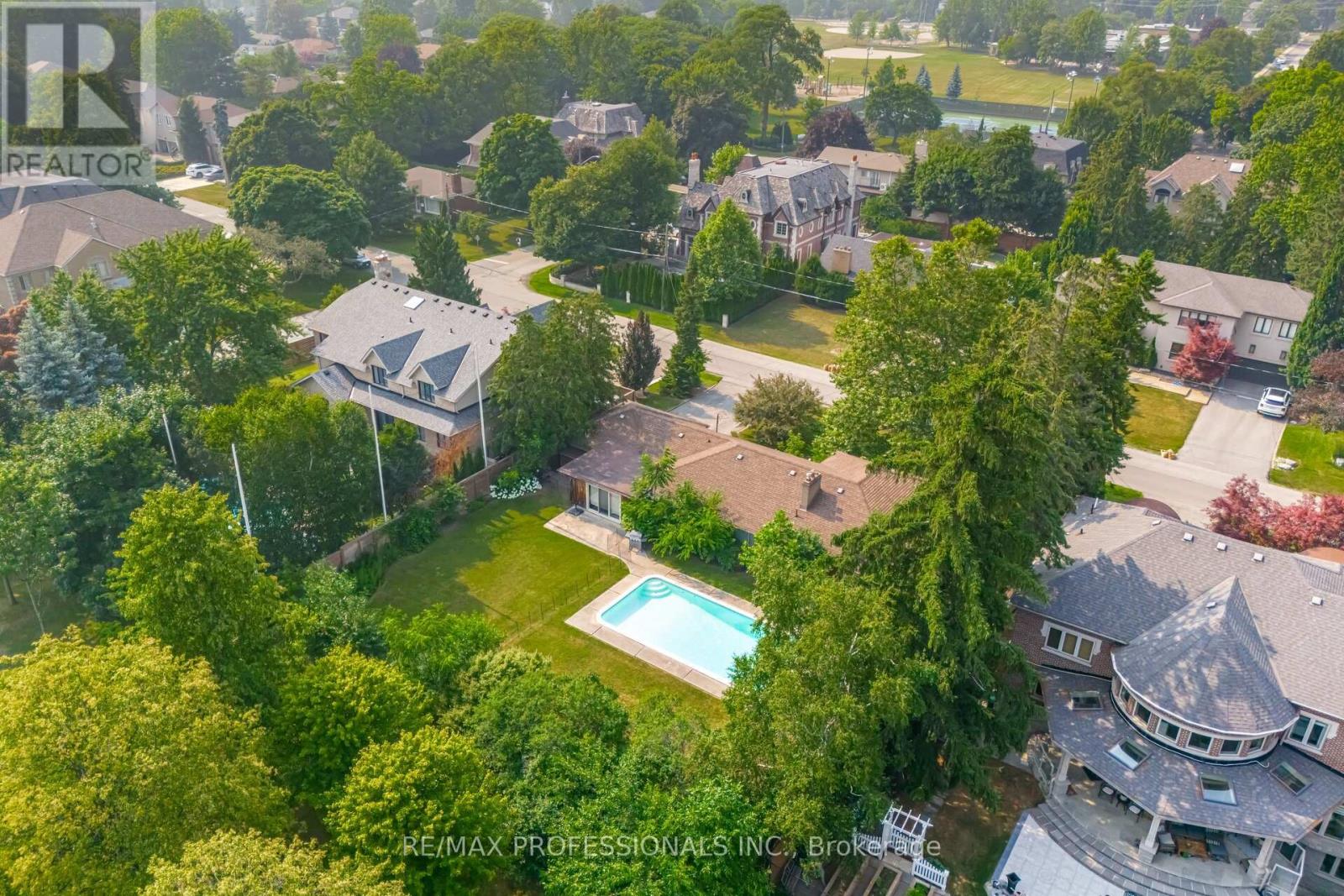 55 Bywood Drive, Toronto, Ontario  M9A 1M1 - Photo 29 - W12913294