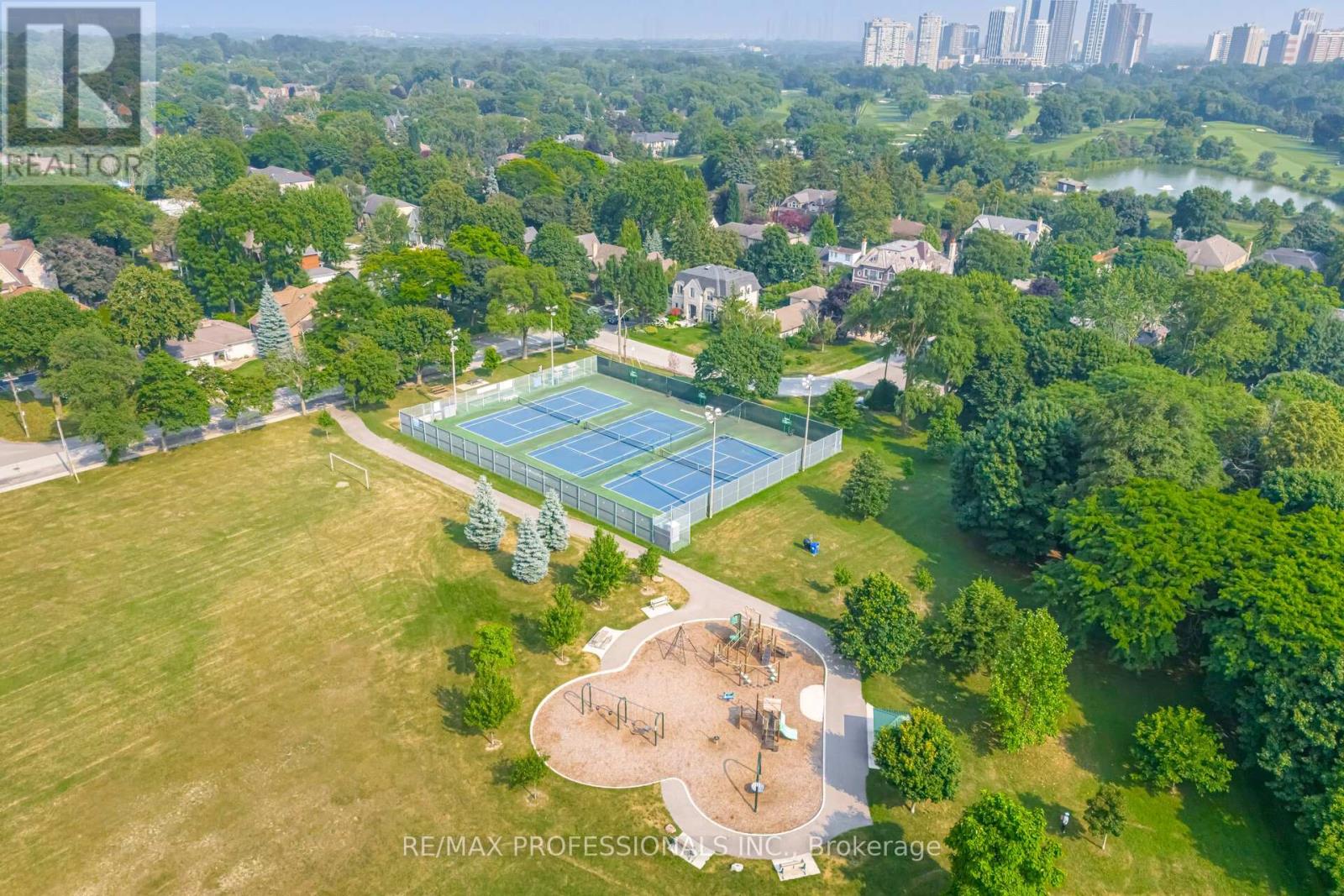 55 Bywood Drive, Toronto, Ontario  M9A 1M1 - Photo 39 - W12913294