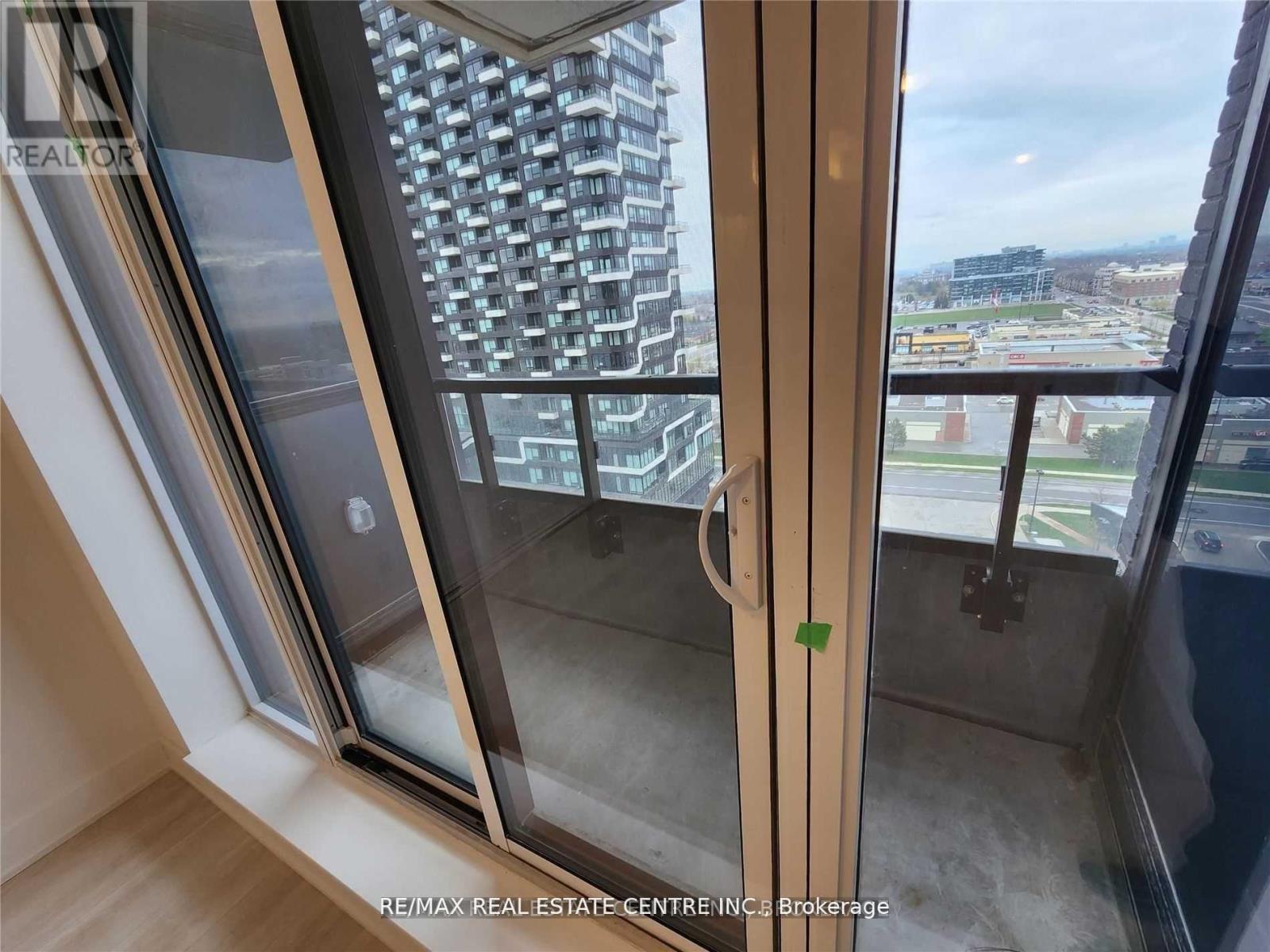 1122 - 2485 Taunton Road, Oakville, Ontario  L6H 3R9 - Photo 7 - W12913318